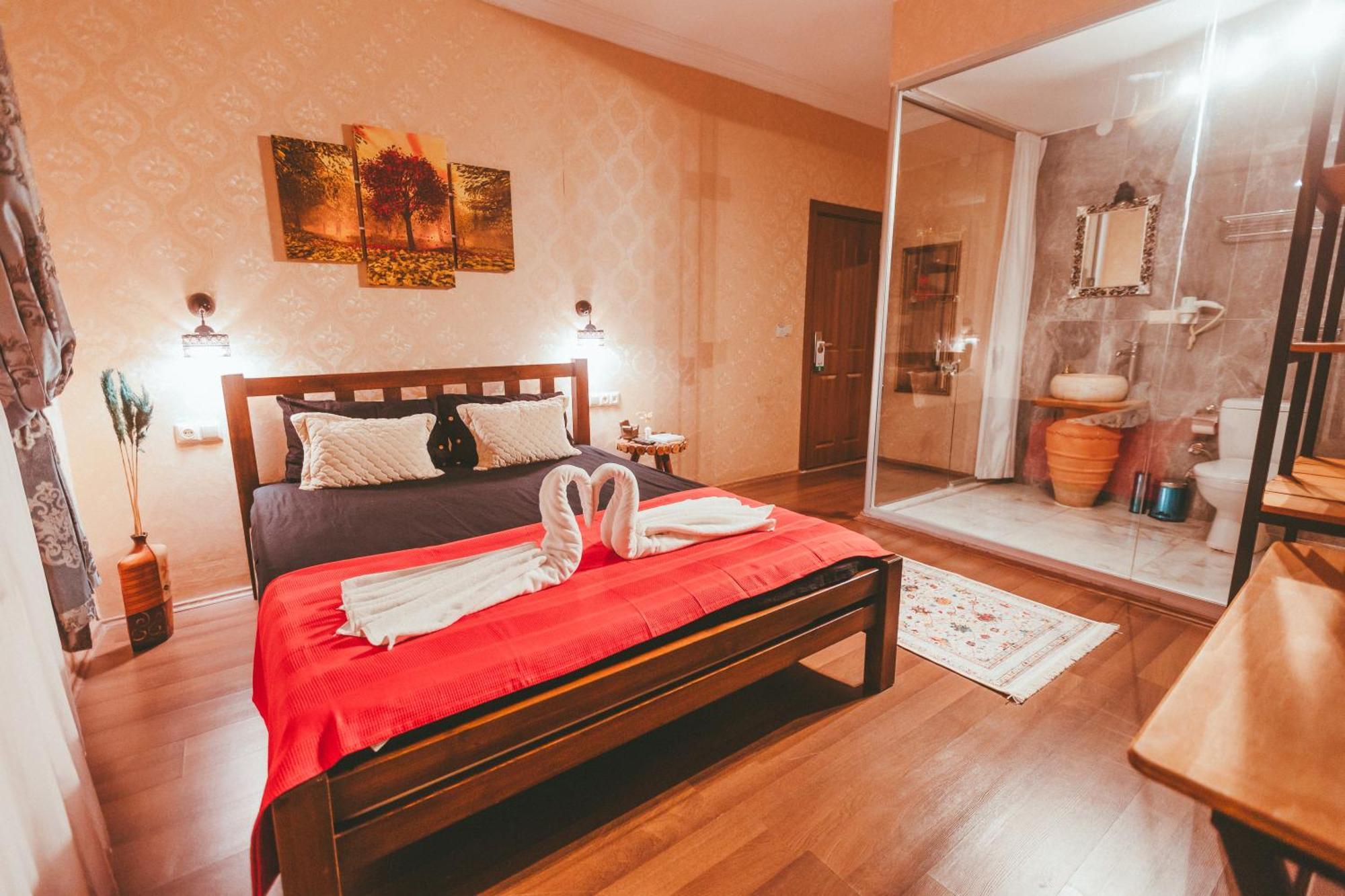 Pigeon Valley Stone House Bed & Breakfast