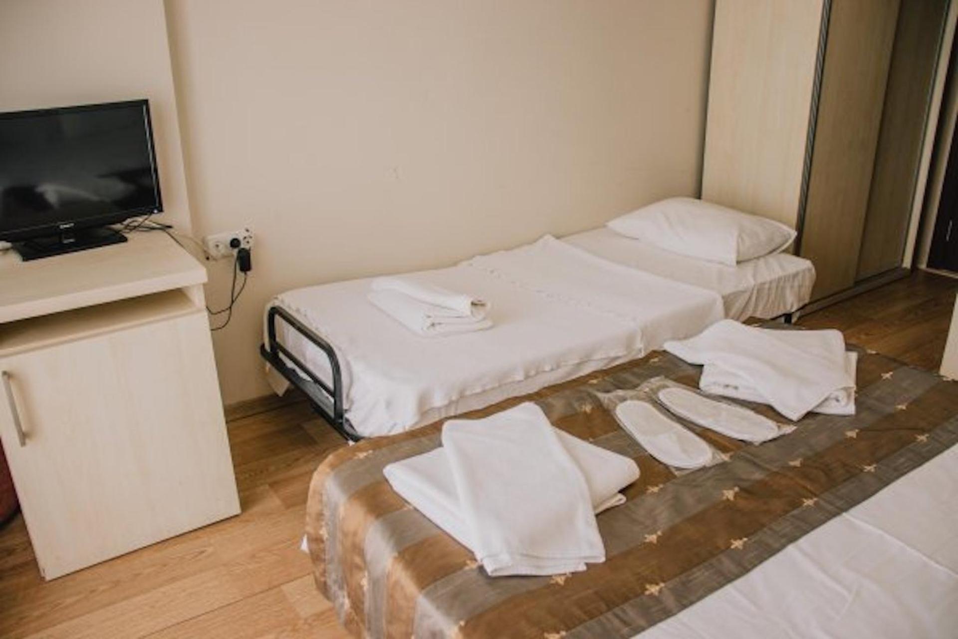 Ayisigi Hotel *