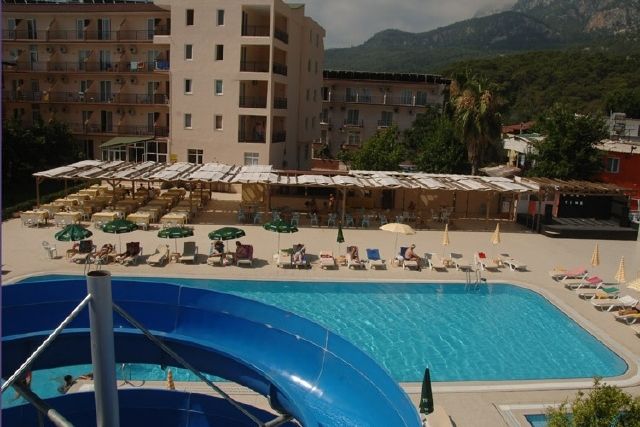 Larissa Garden 4*