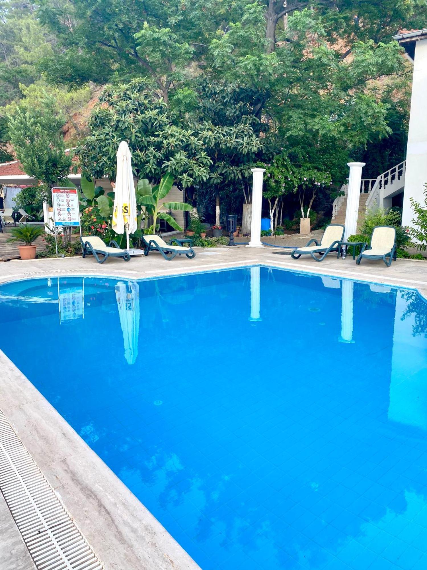 Ford Hotel