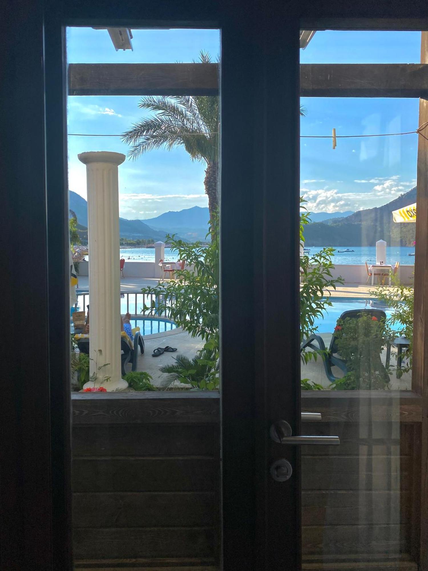 Ford Hotel 3*