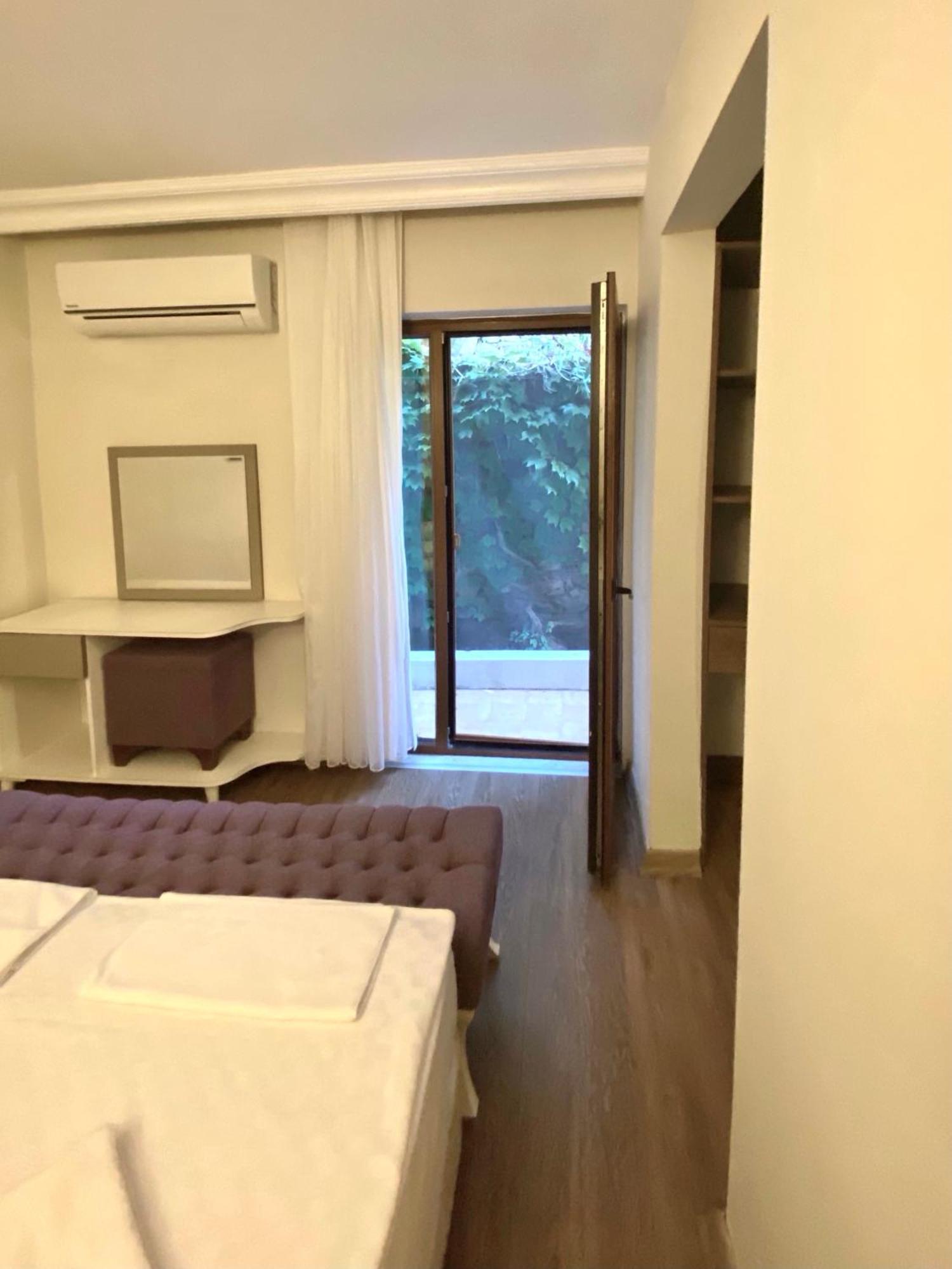 Ford Hotel