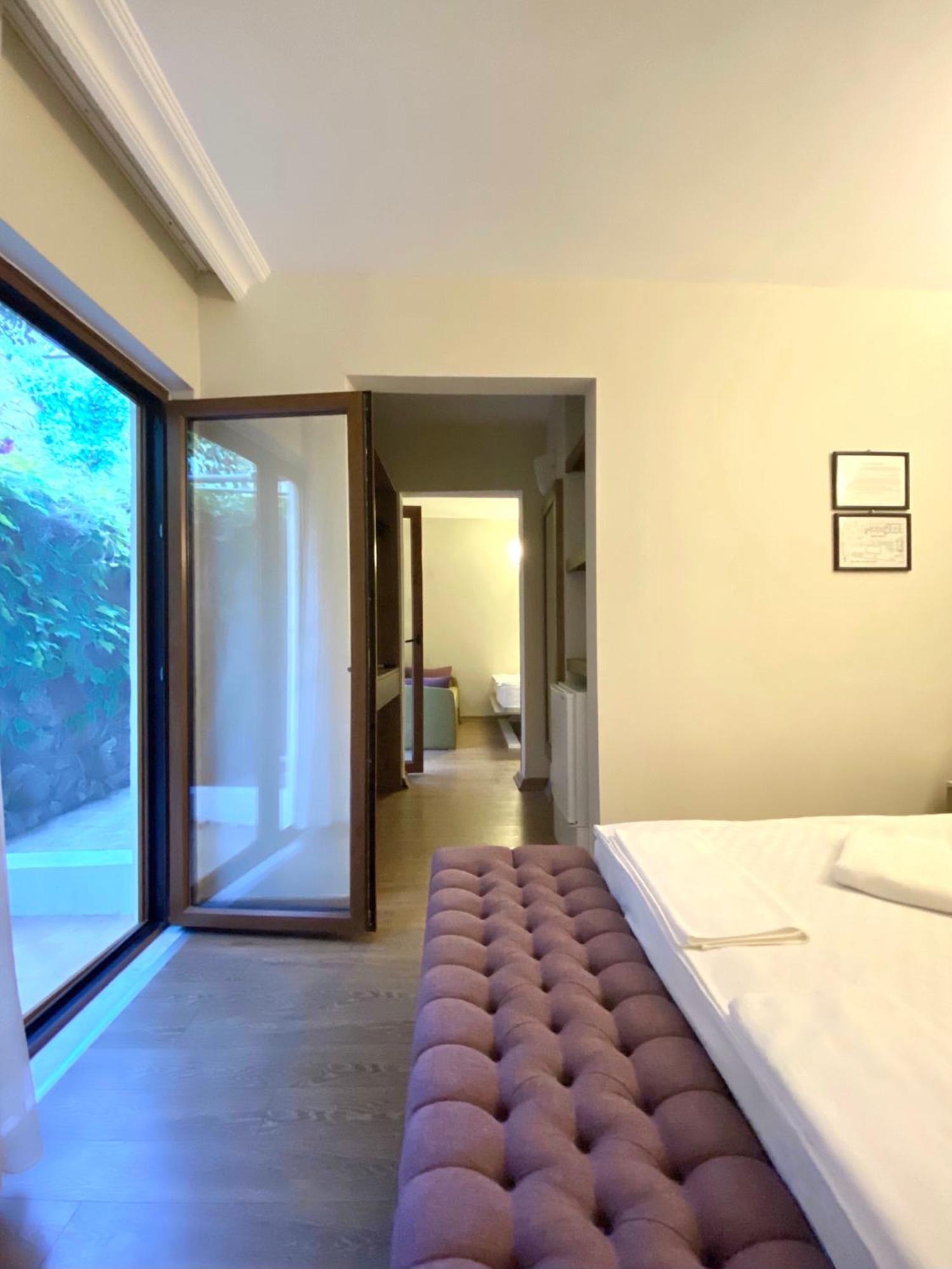 Ford Hotel 3*