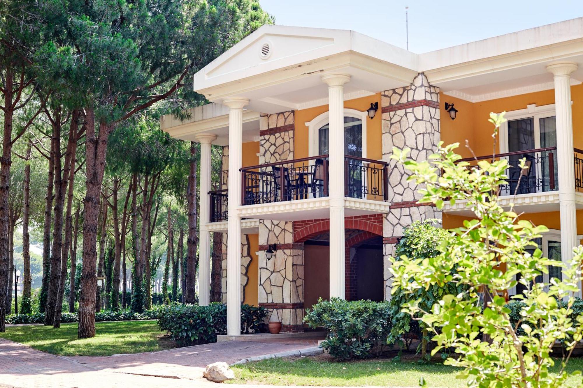 Robinson Nobilis Resort
