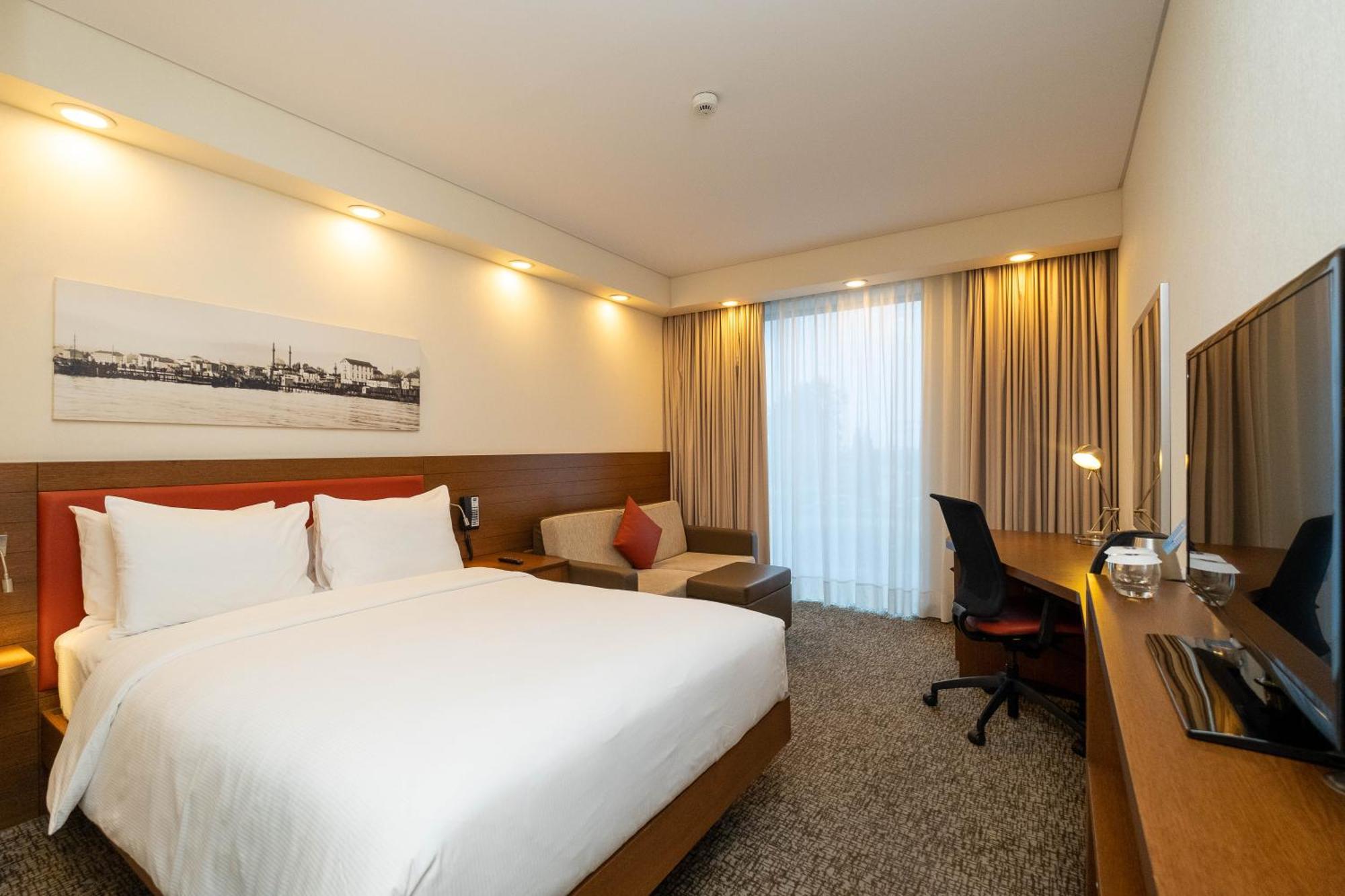 Hampton By Hilton Hotel