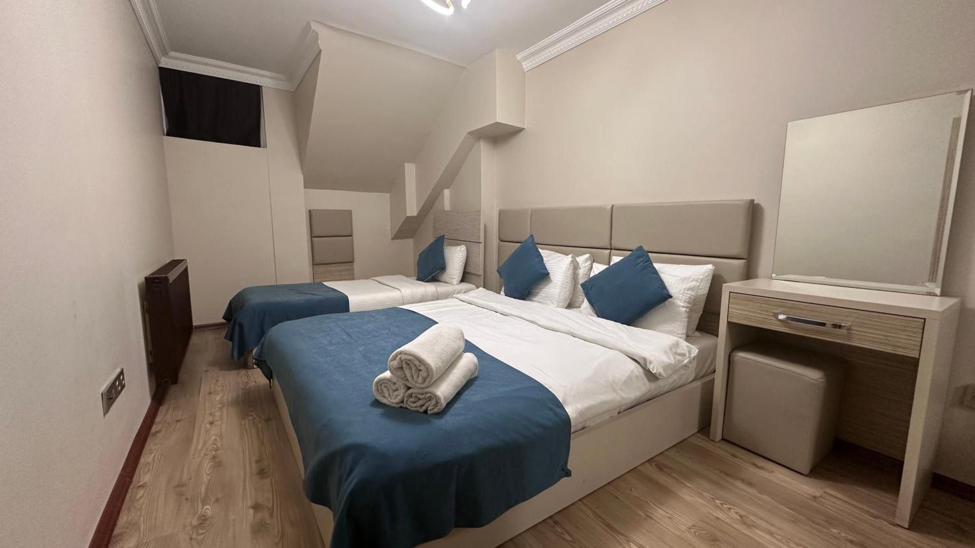 Overland Apartment *