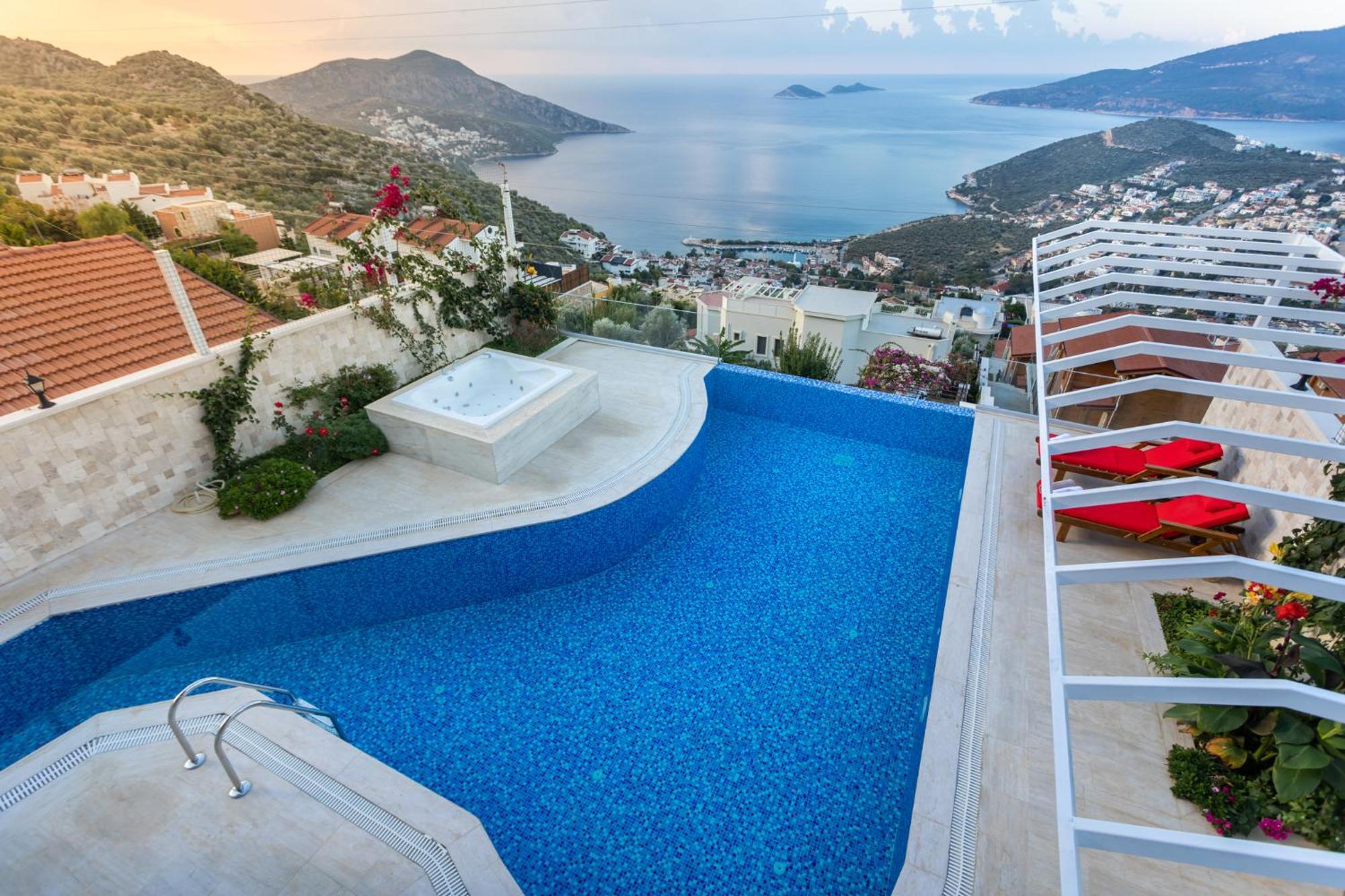 Villa Lucida - Hills - Exclusive With Private Pool And Majestic Sea Views