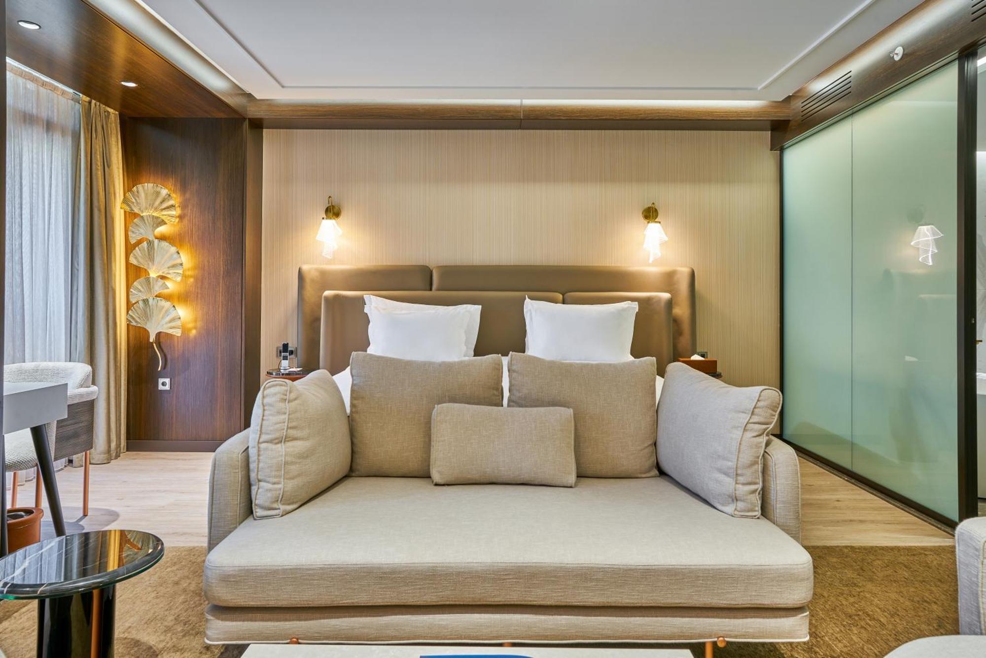 Rayelin Old Special Category Hotel *