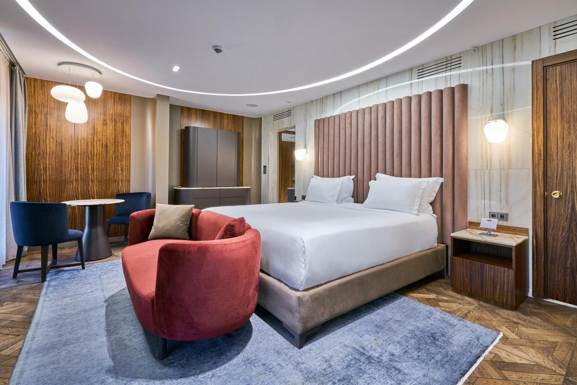 Rayelin Old Special Category Hotel *