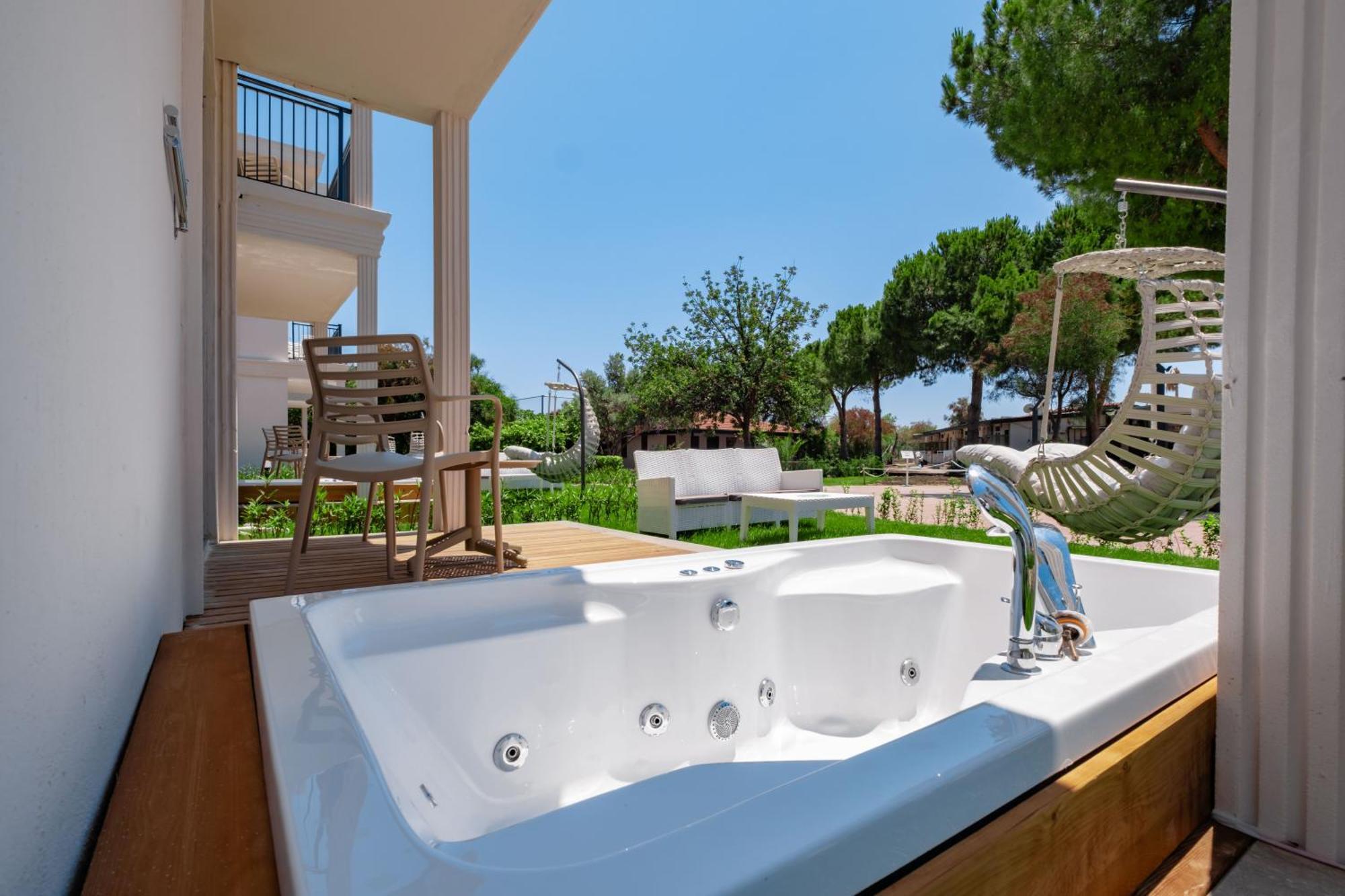 Hotel La Benata 5*