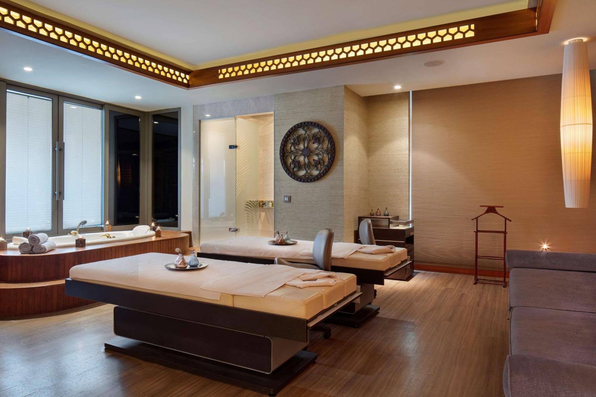 Hotel Hilton Convention Center & 5*