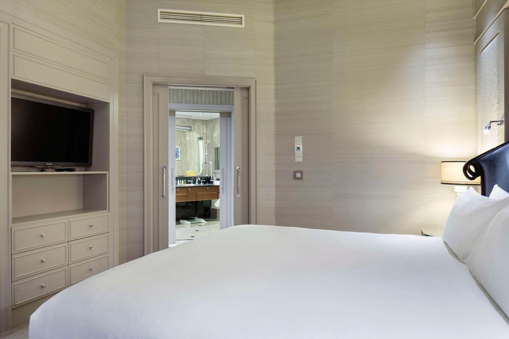Hilton Convention Center & Hotel 5*