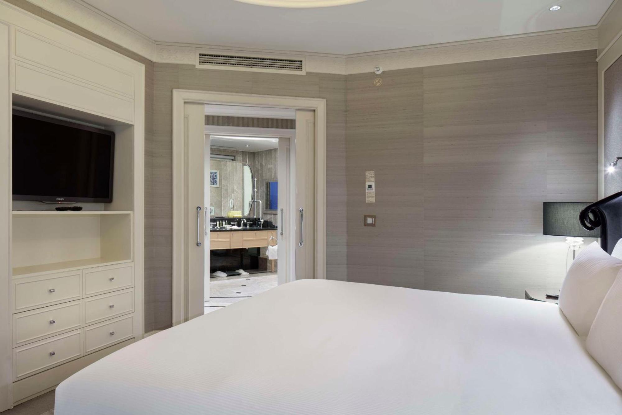 Hilton Convention Center & Hotel 5*