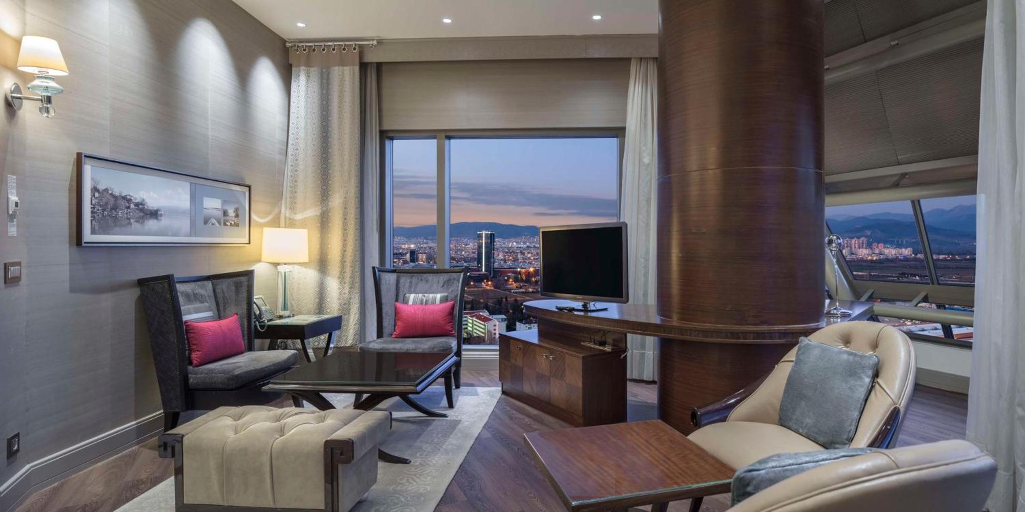 Hilton Convention Center & Hotel