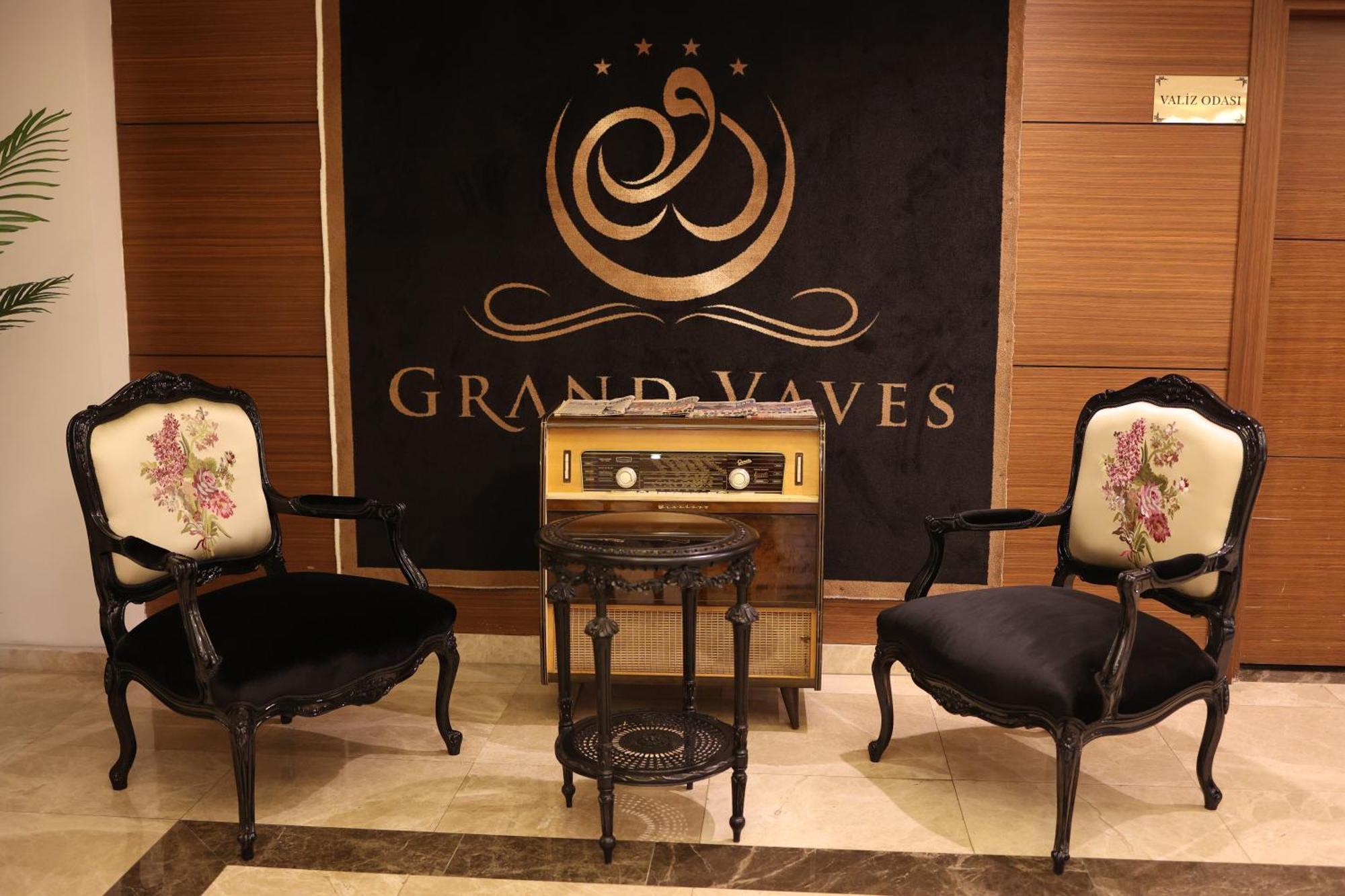 Grand Vaves Hotel