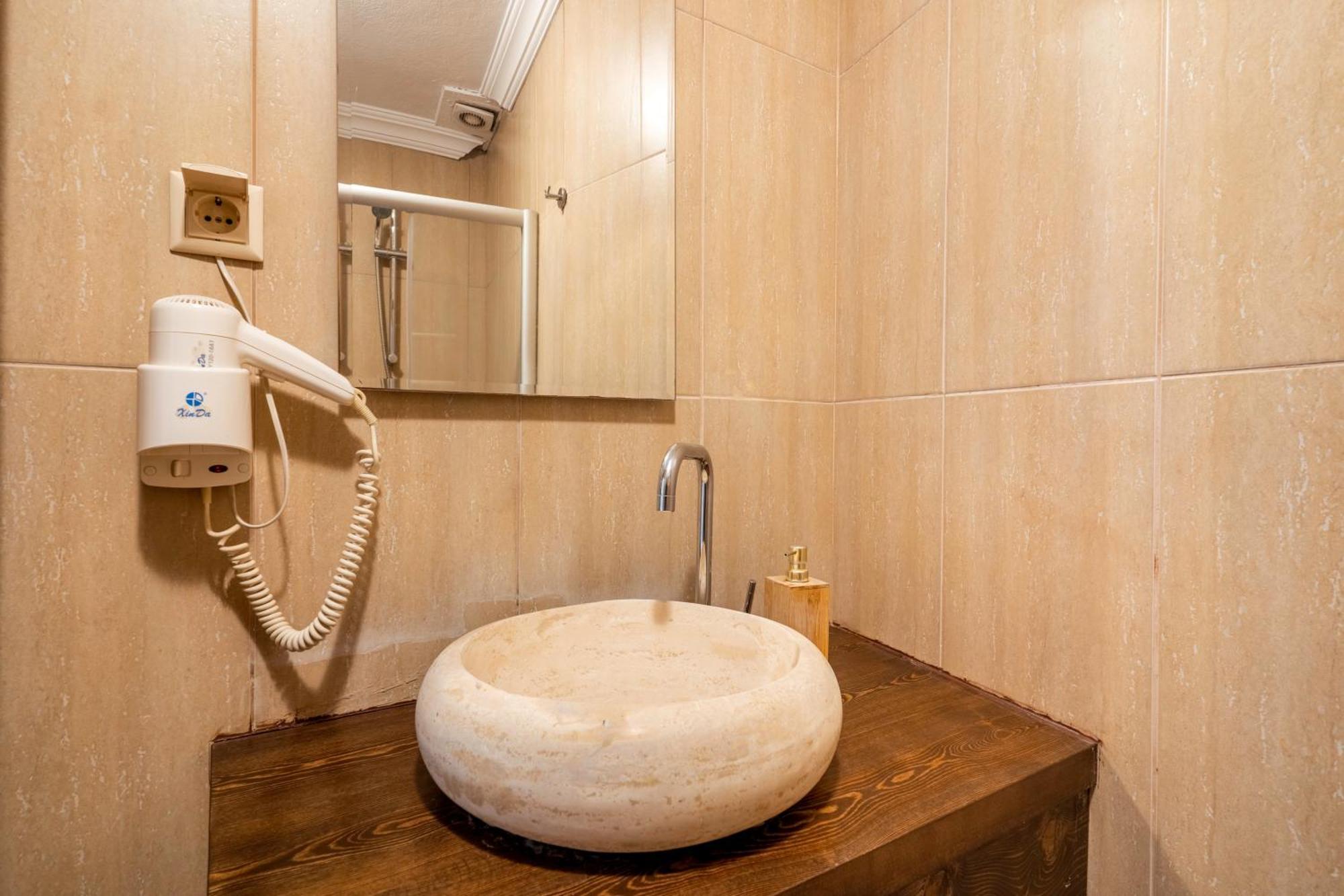 Nomads Cave & Rooftop Hotel 2*