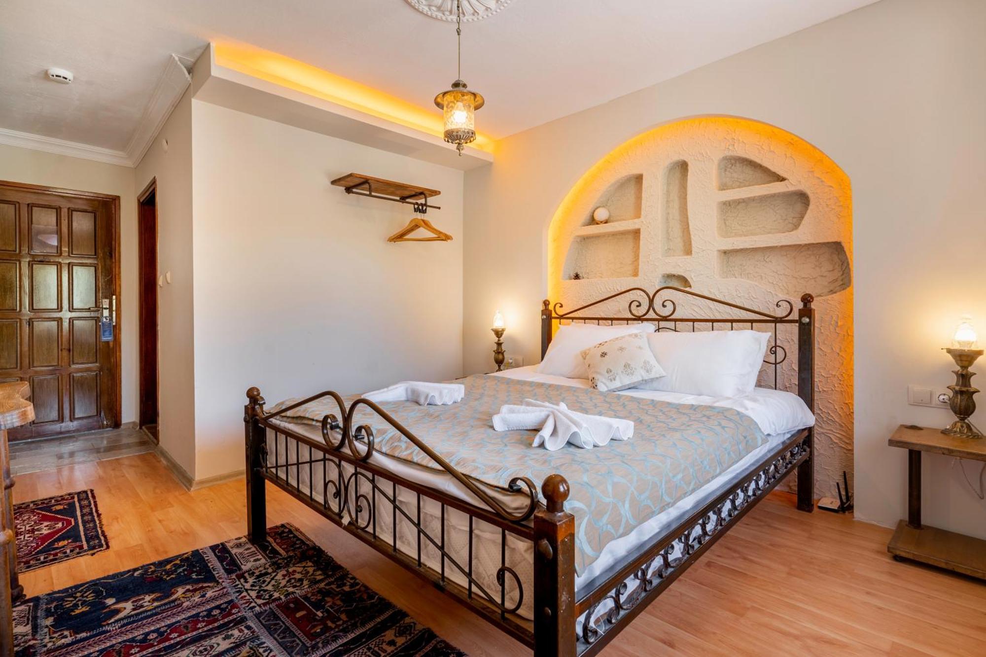 Nomads Cave & Rooftop Hotel 2*