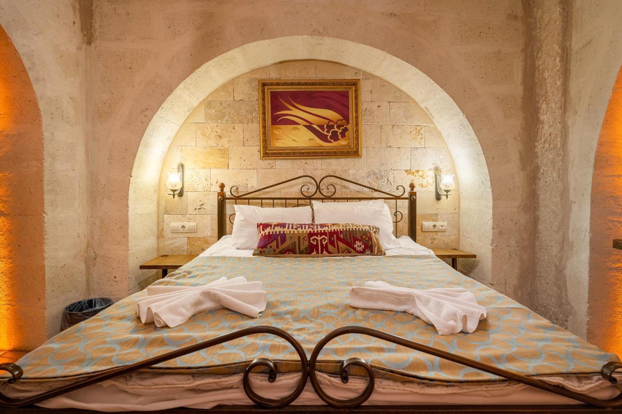 Nomads Cave & Rooftop Goreme