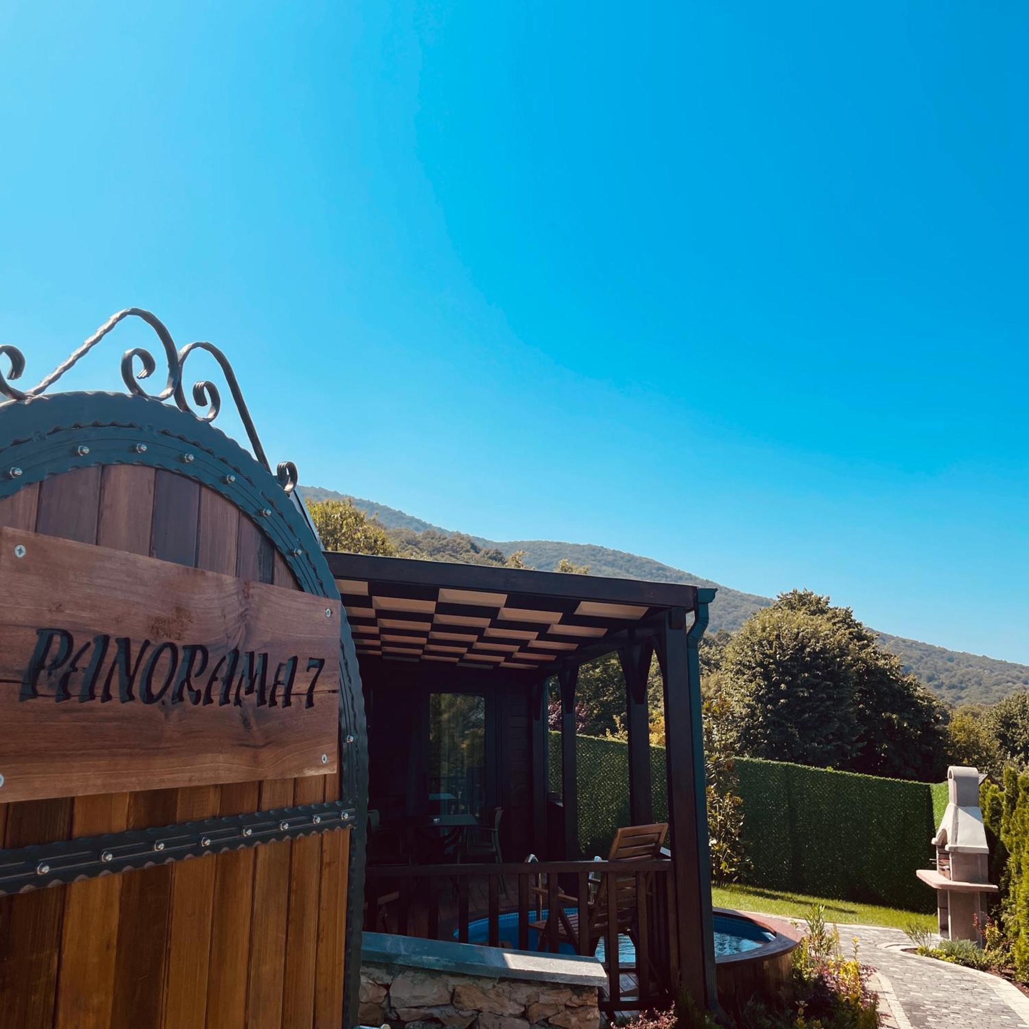 Panorama *