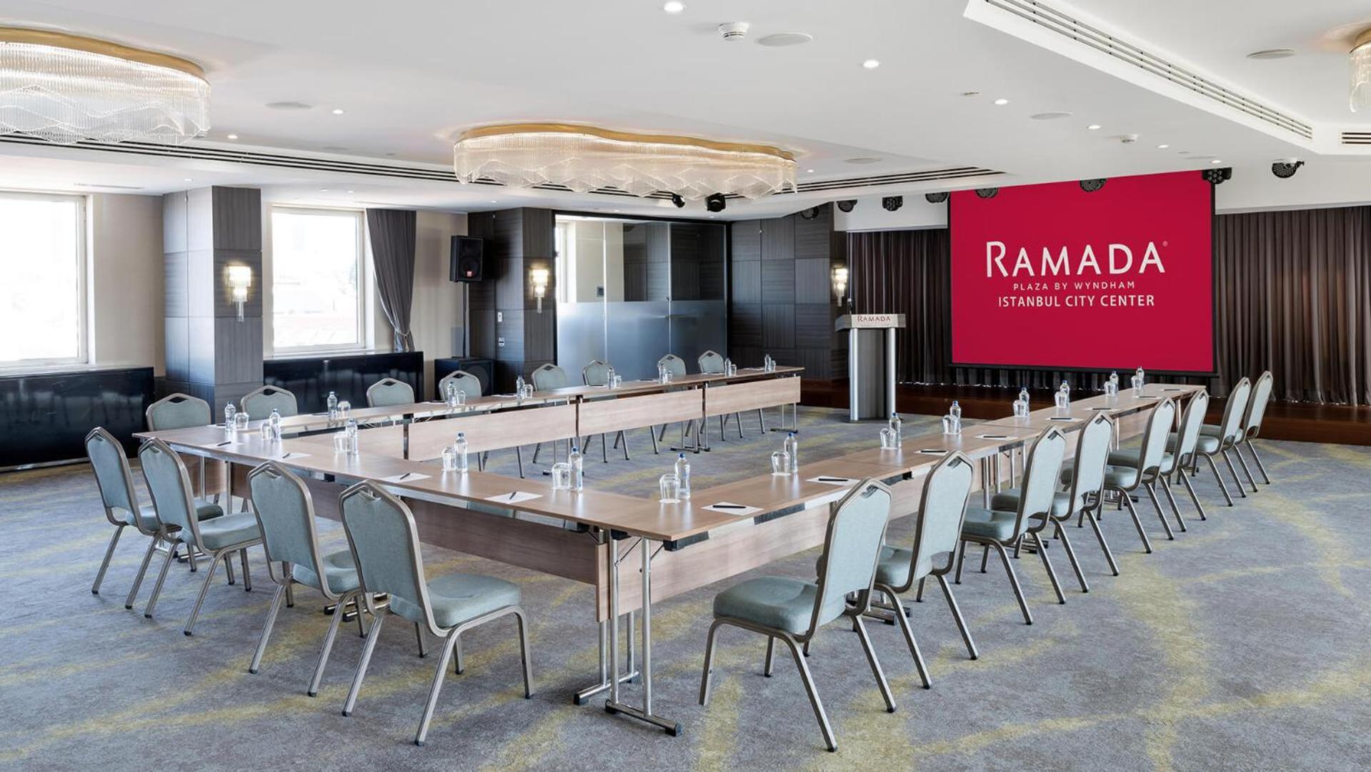 Ramada Plaza By Wyndham City Center (adults Only) Hotel