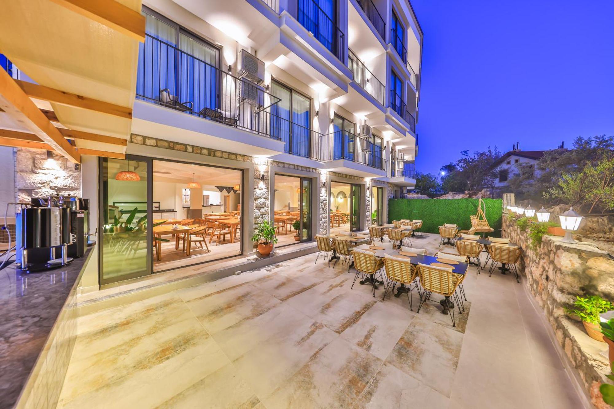 Hotel Athena