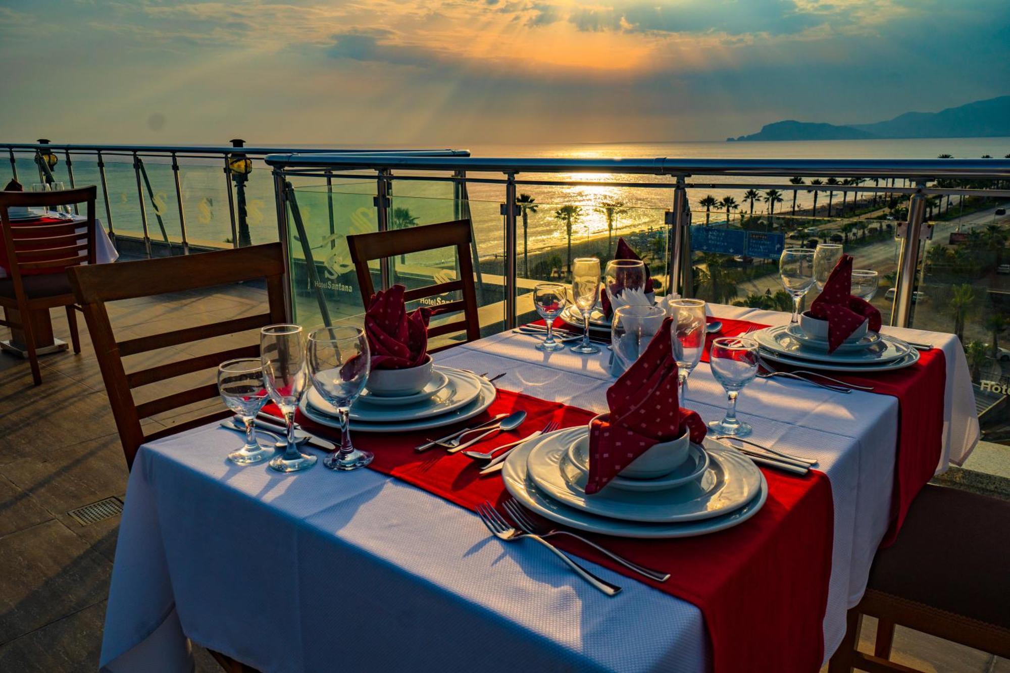 Hotel Senza Grand Santana