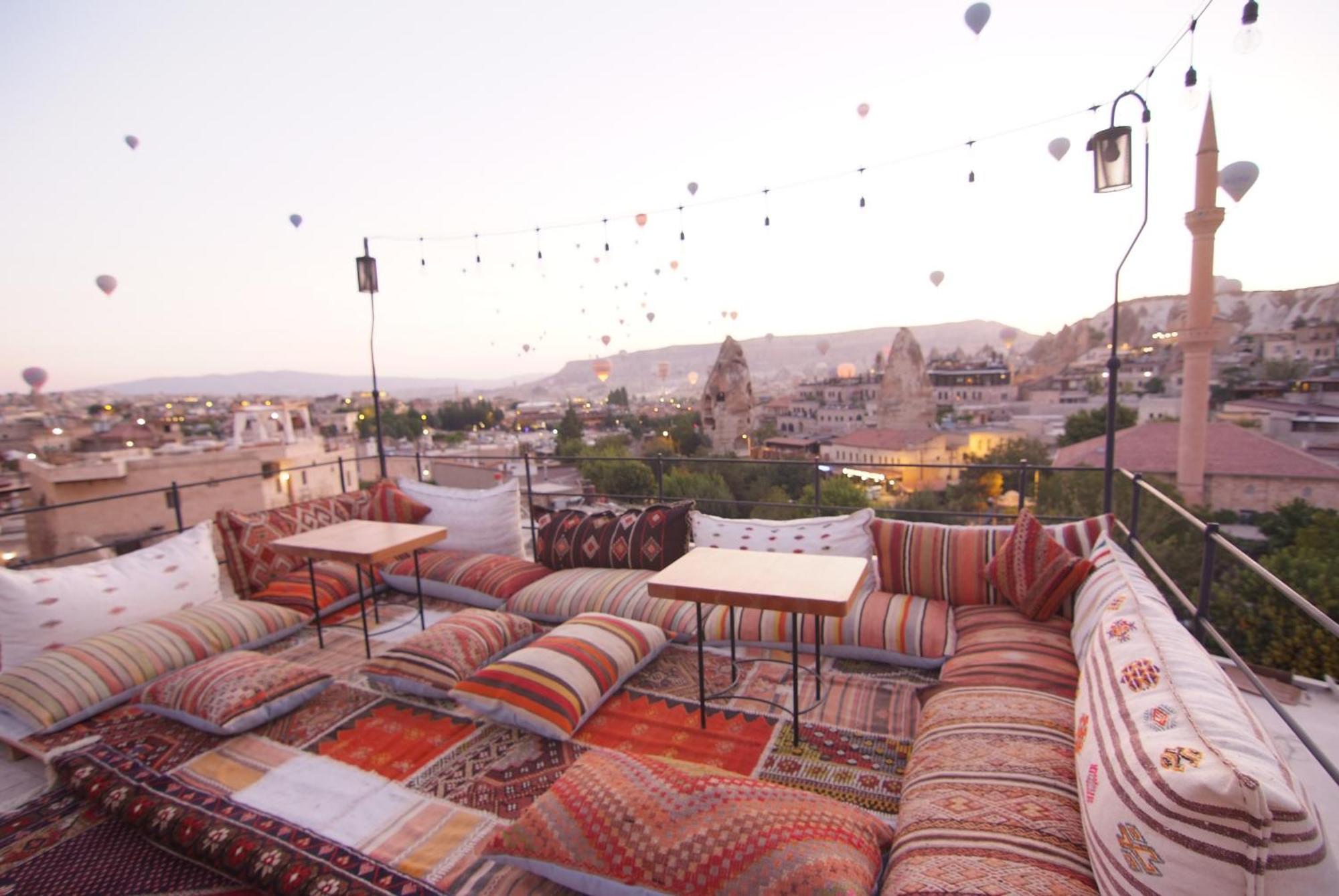Peruna Cave Hotel *