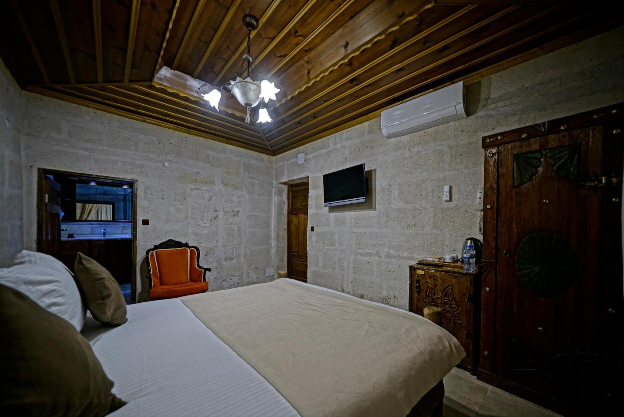Flintstones Cave Hotel 2*