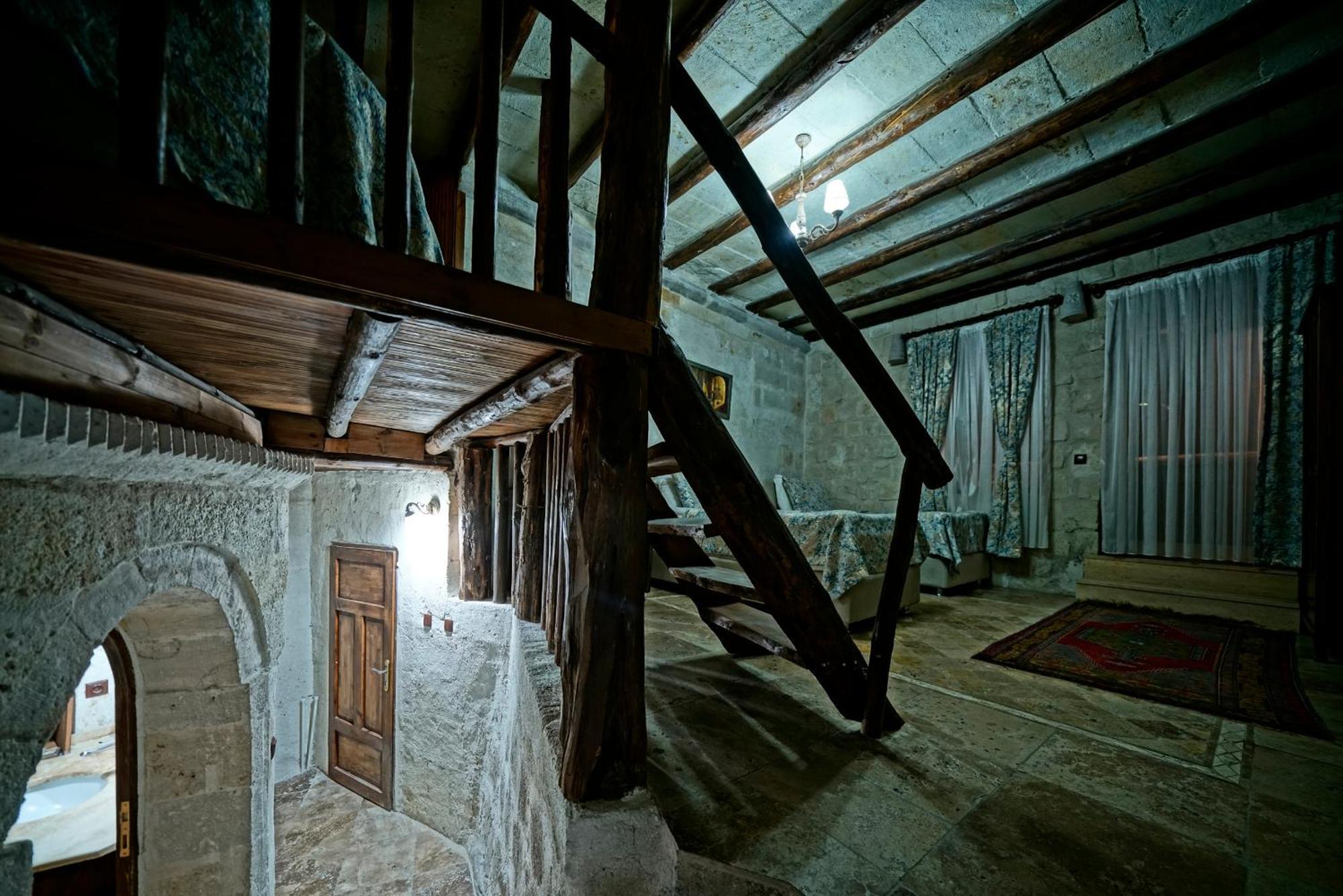 Flintstones Cave Hotel 2*