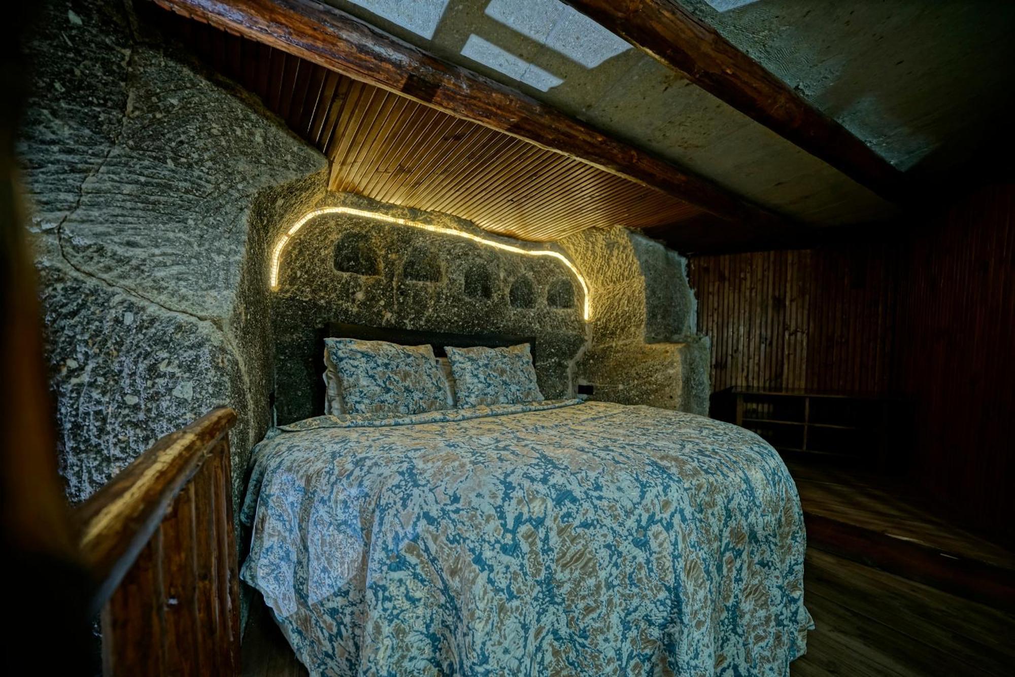 Flintstones Cave Hotel 2*