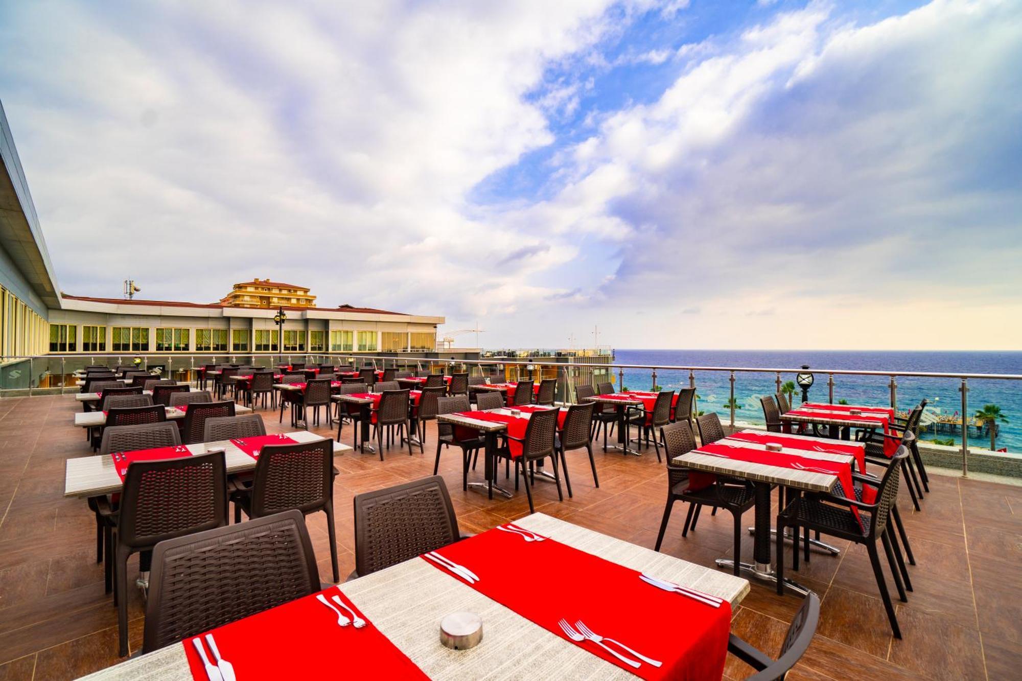 Hotel Senza Grand Santana
