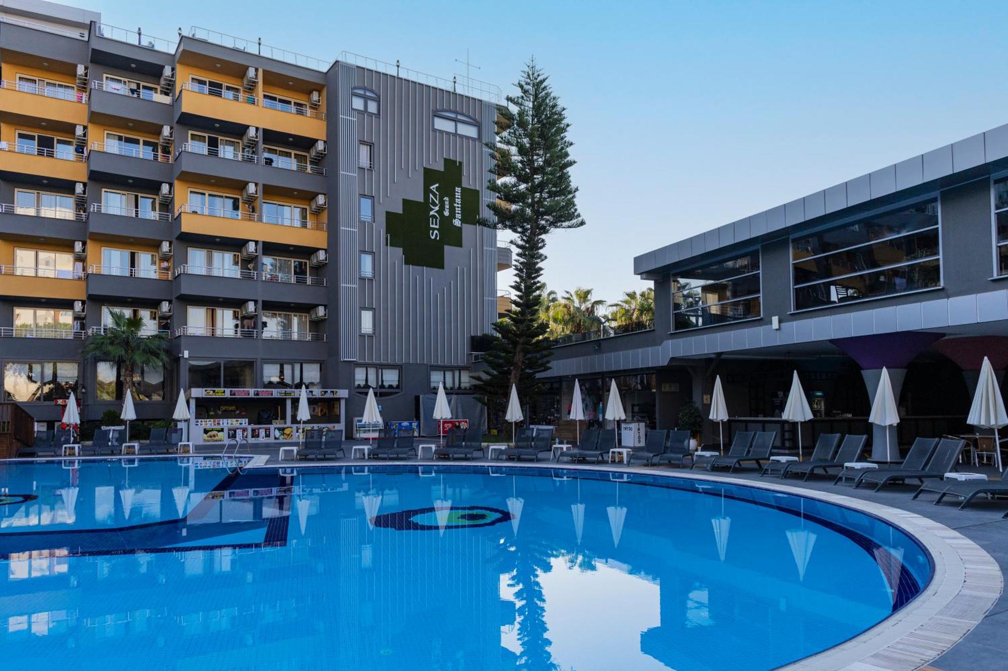 Senza Grand Santana Hotel