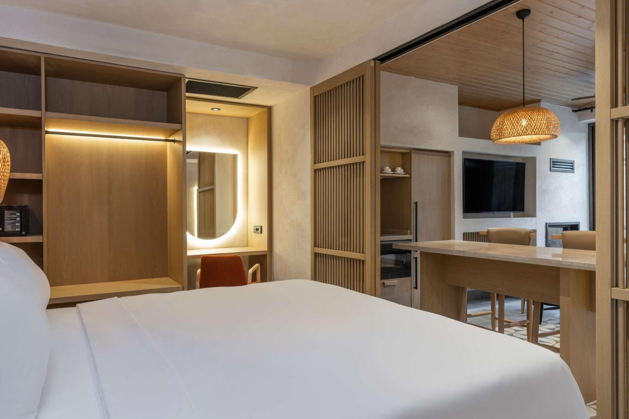 Radisson Blu Hotel, Hotel *