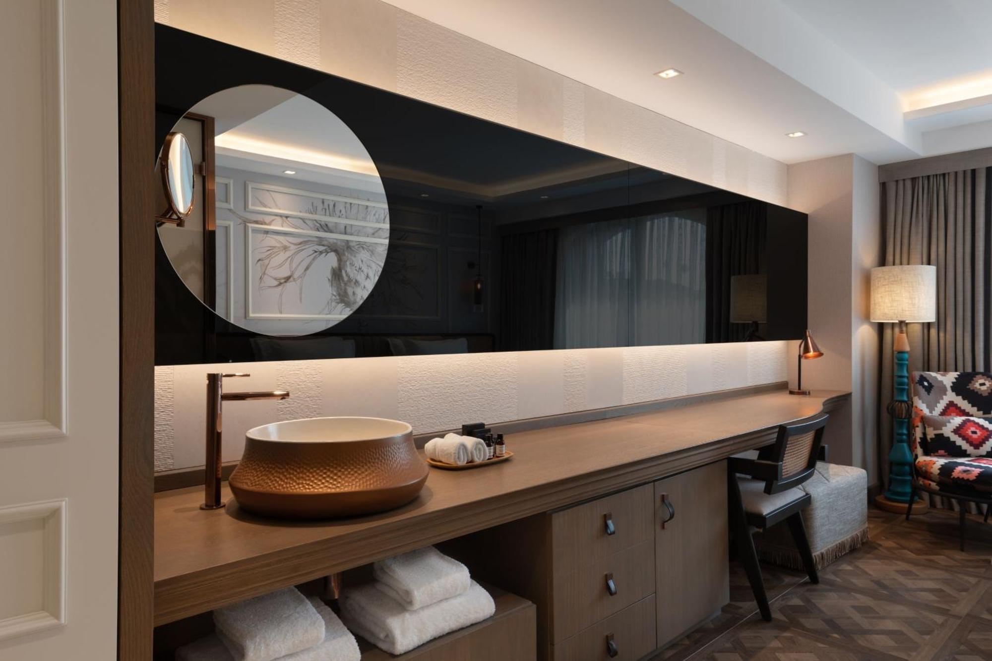 Burdock Istanbul, Autograph Collection *