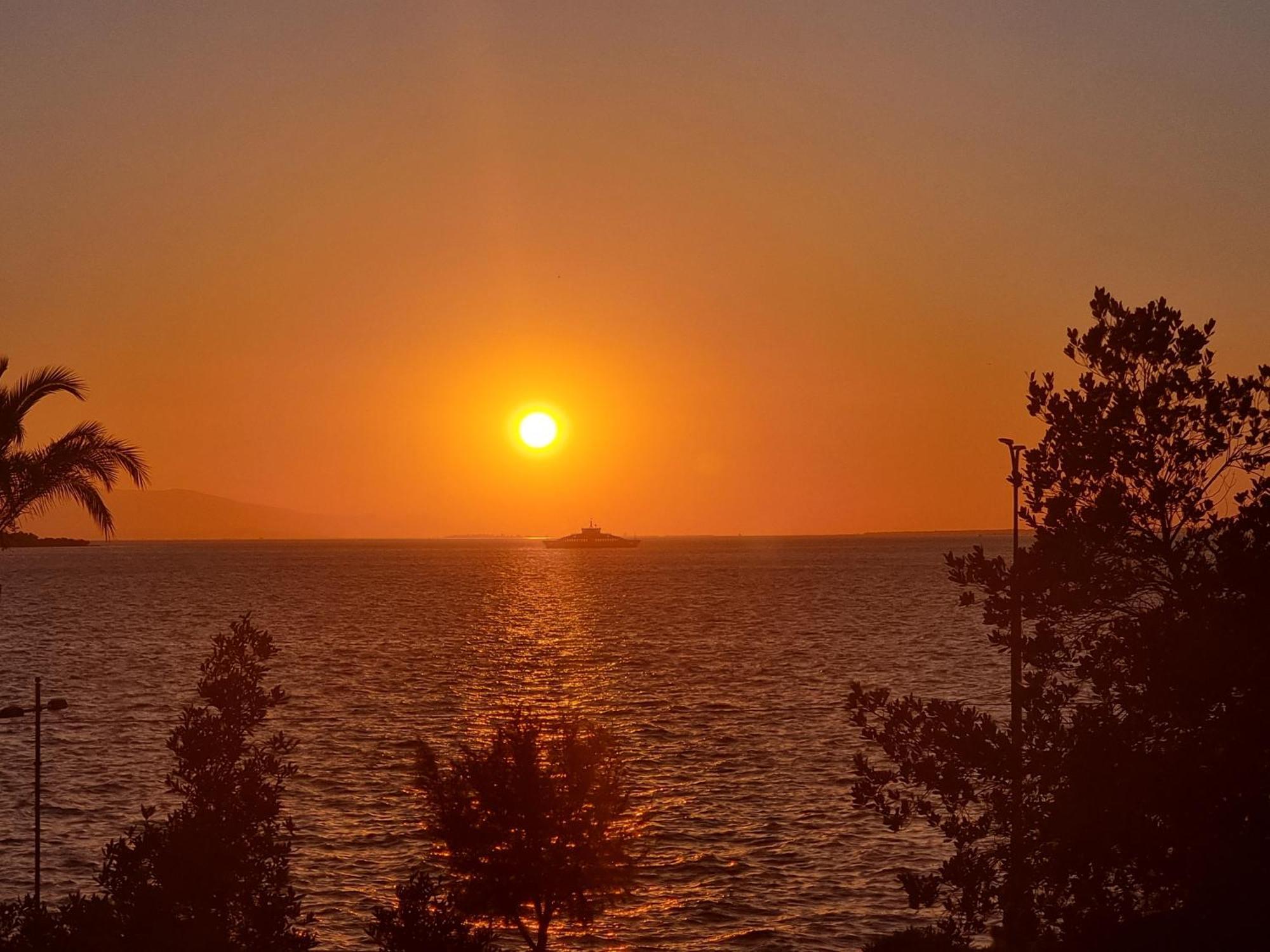 Elegant & Cozy Retreat Home, Center Gem By The Seaside, Steps From The Tram * Izmir