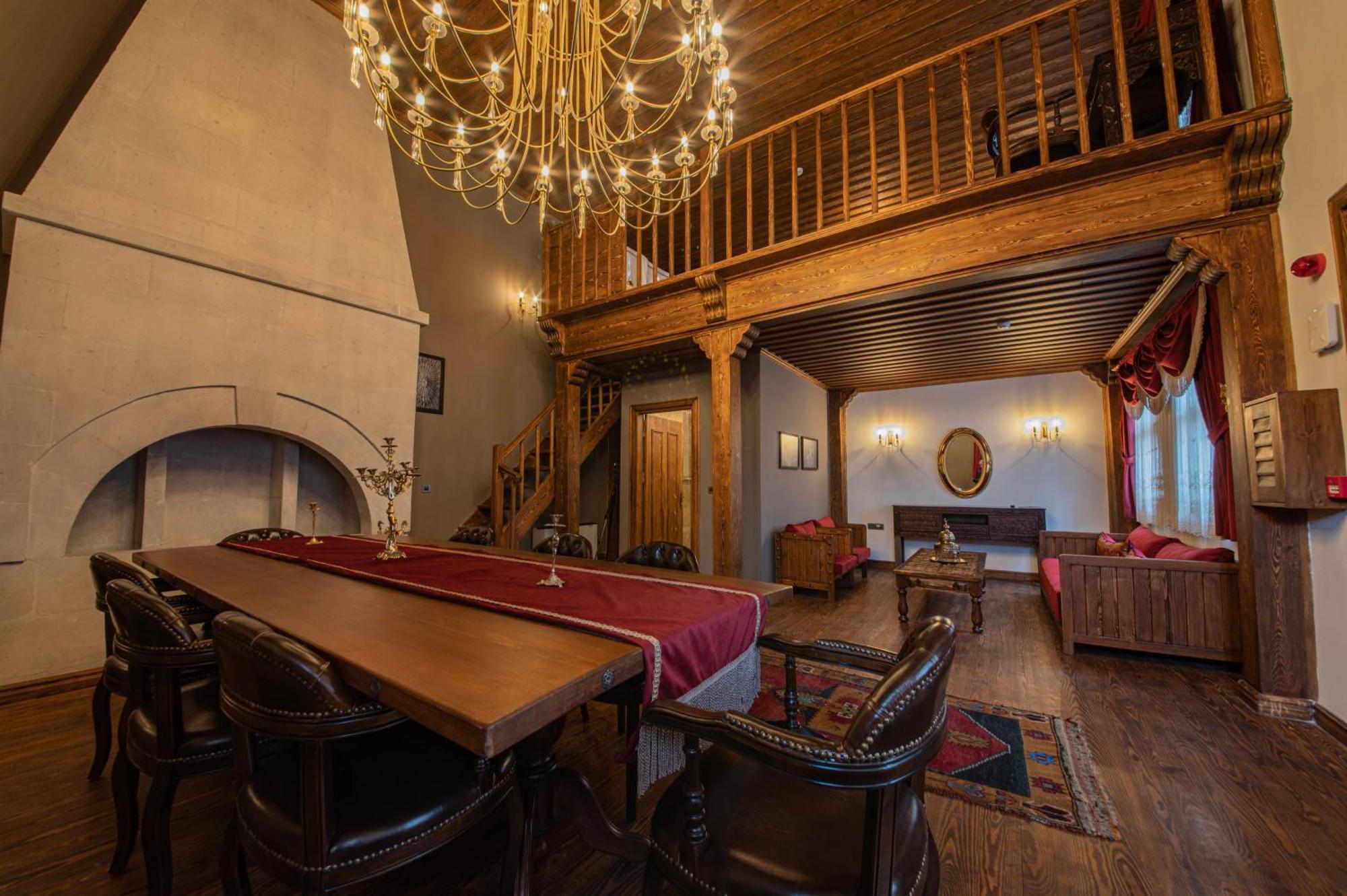 Hotel Four Mansions *