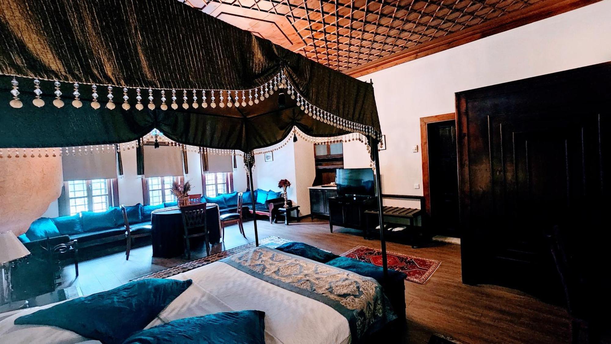 Otantik & Hotel 4*