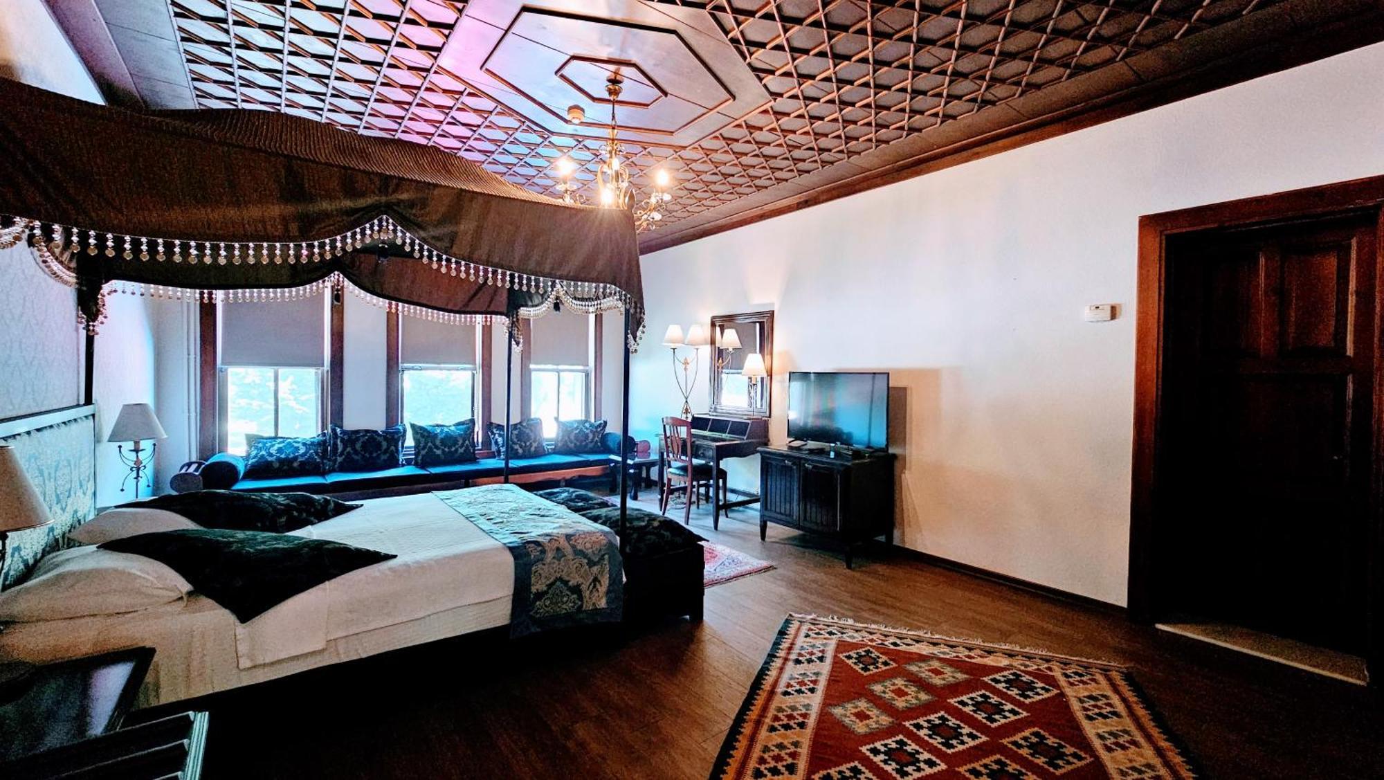 Hotel Otantik &