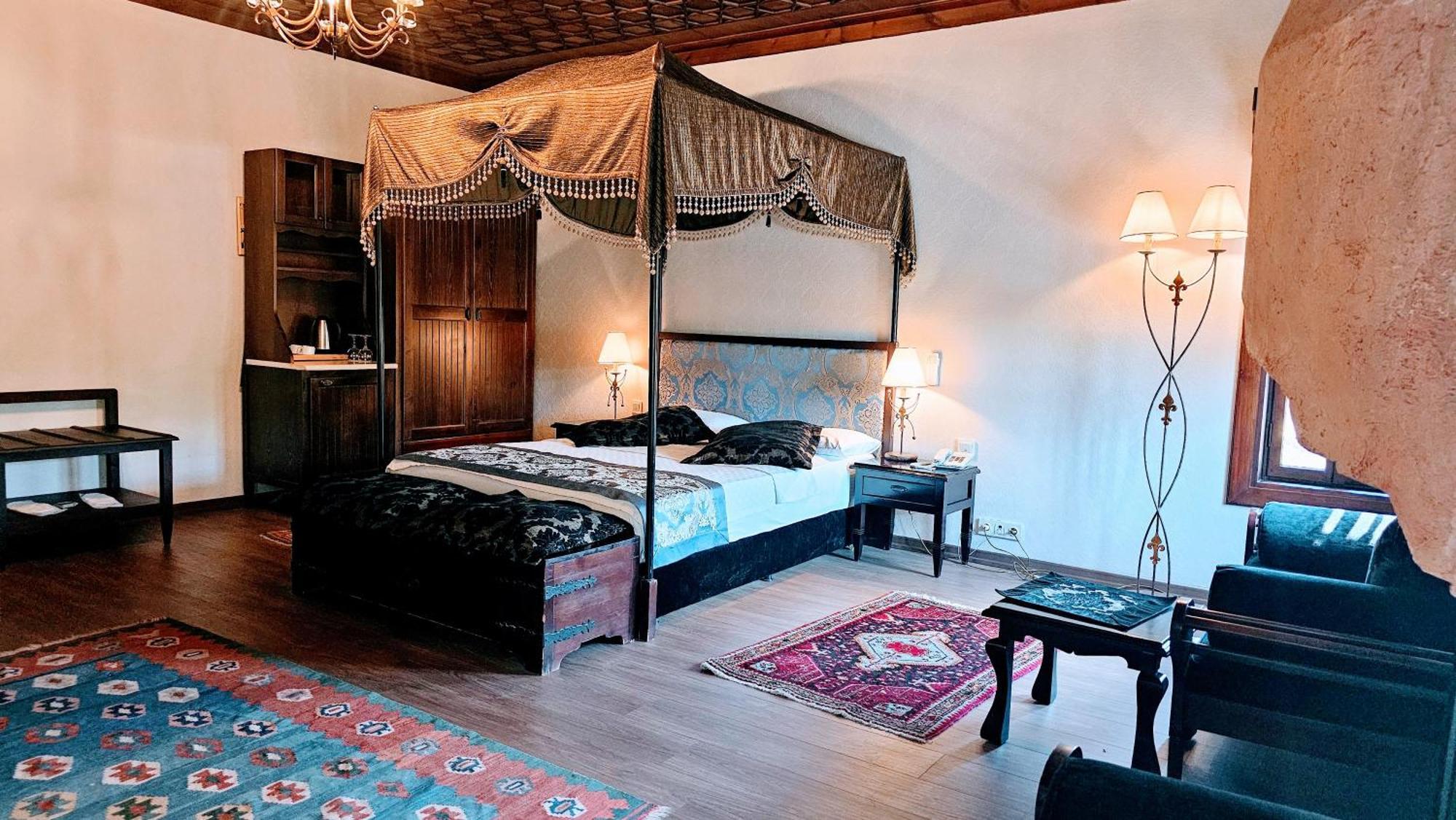 Hotel Otantik & 4*