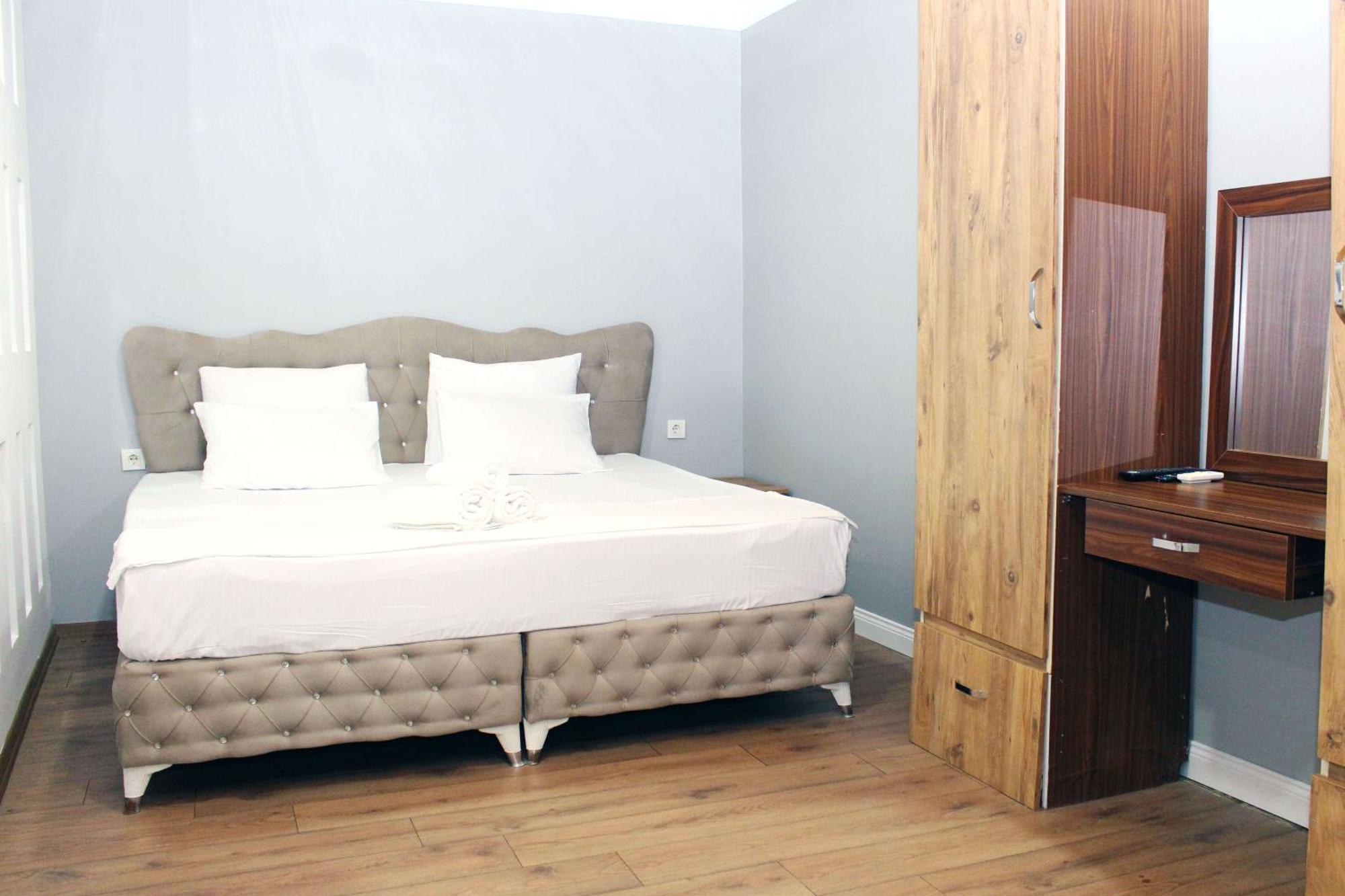 Biglife Hotel *