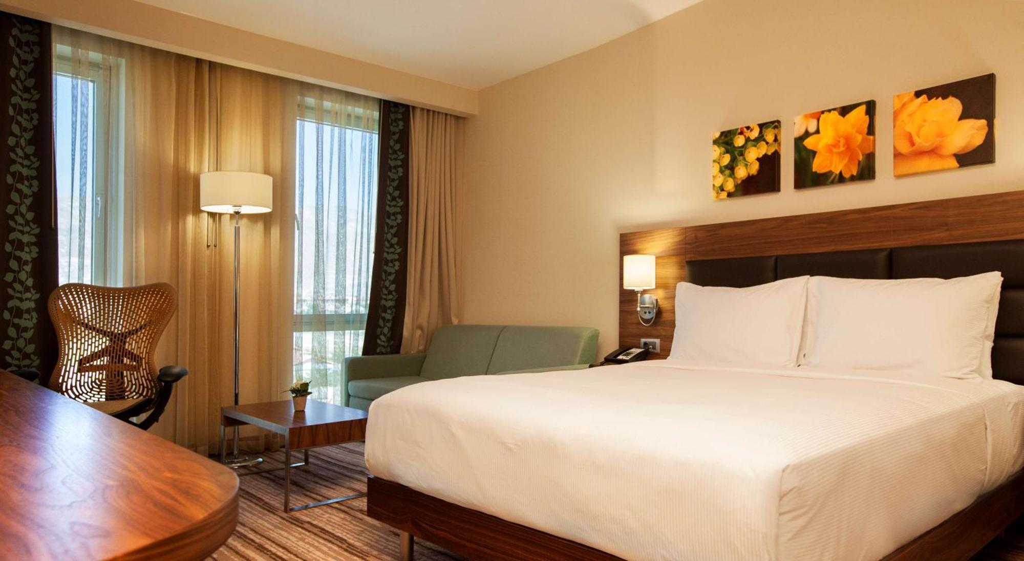 Hilton Garden 4*