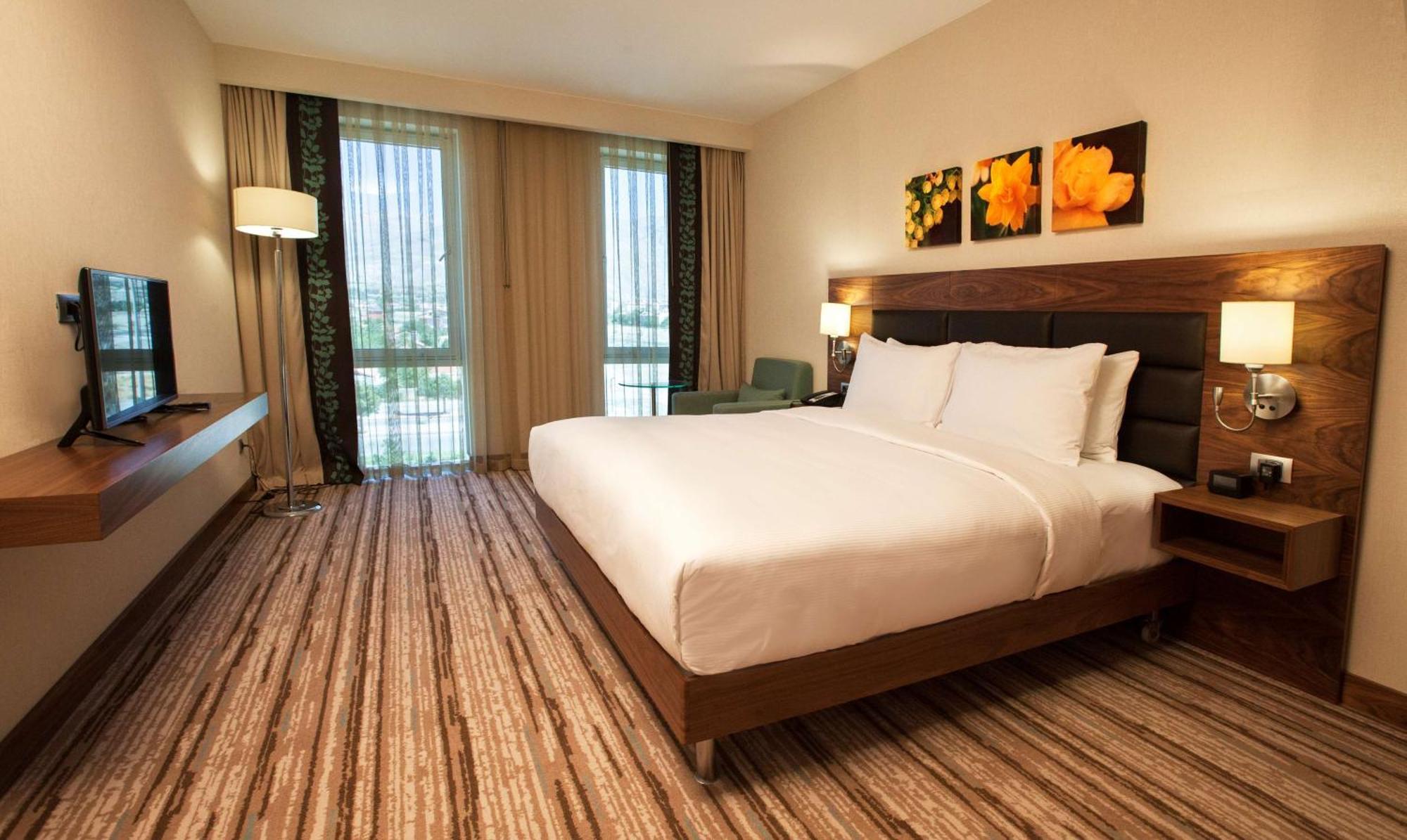 Hilton Garden Hotel 4*