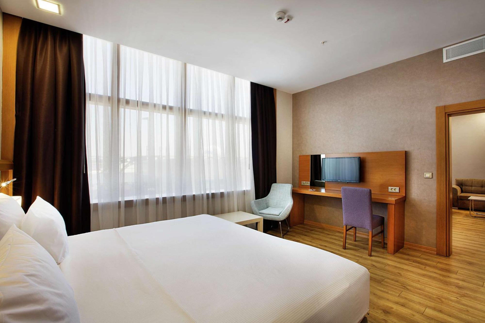 Hilton Garden Kocaeli Sekerpinar Hotel 4*
