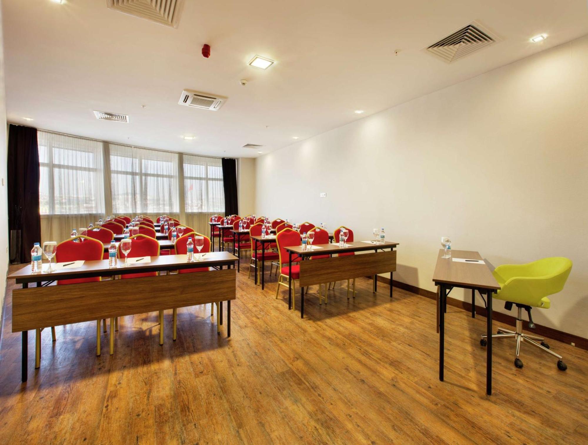 Hilton Garden Kocaeli Sekerpinar Hotel