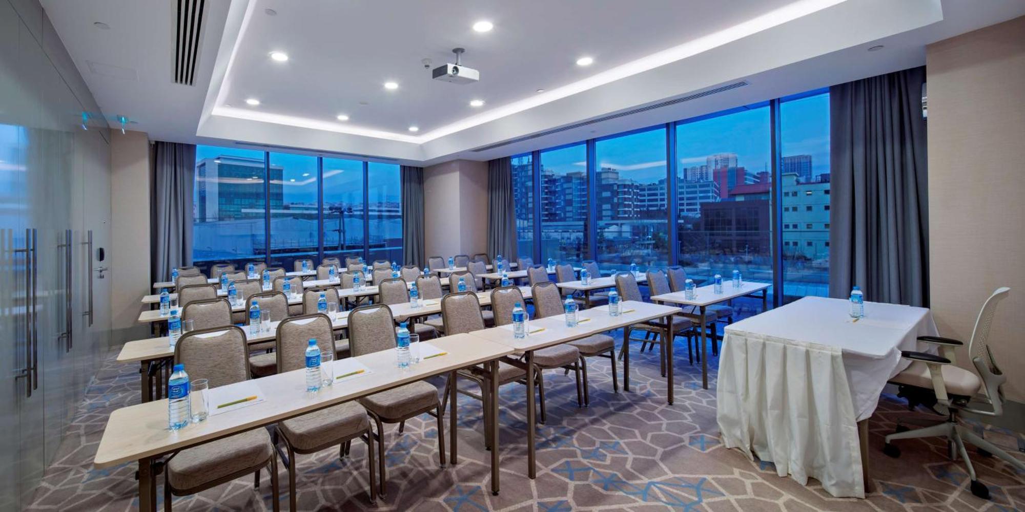 Hilton Garden Atatuerk Airport Hotel 4*