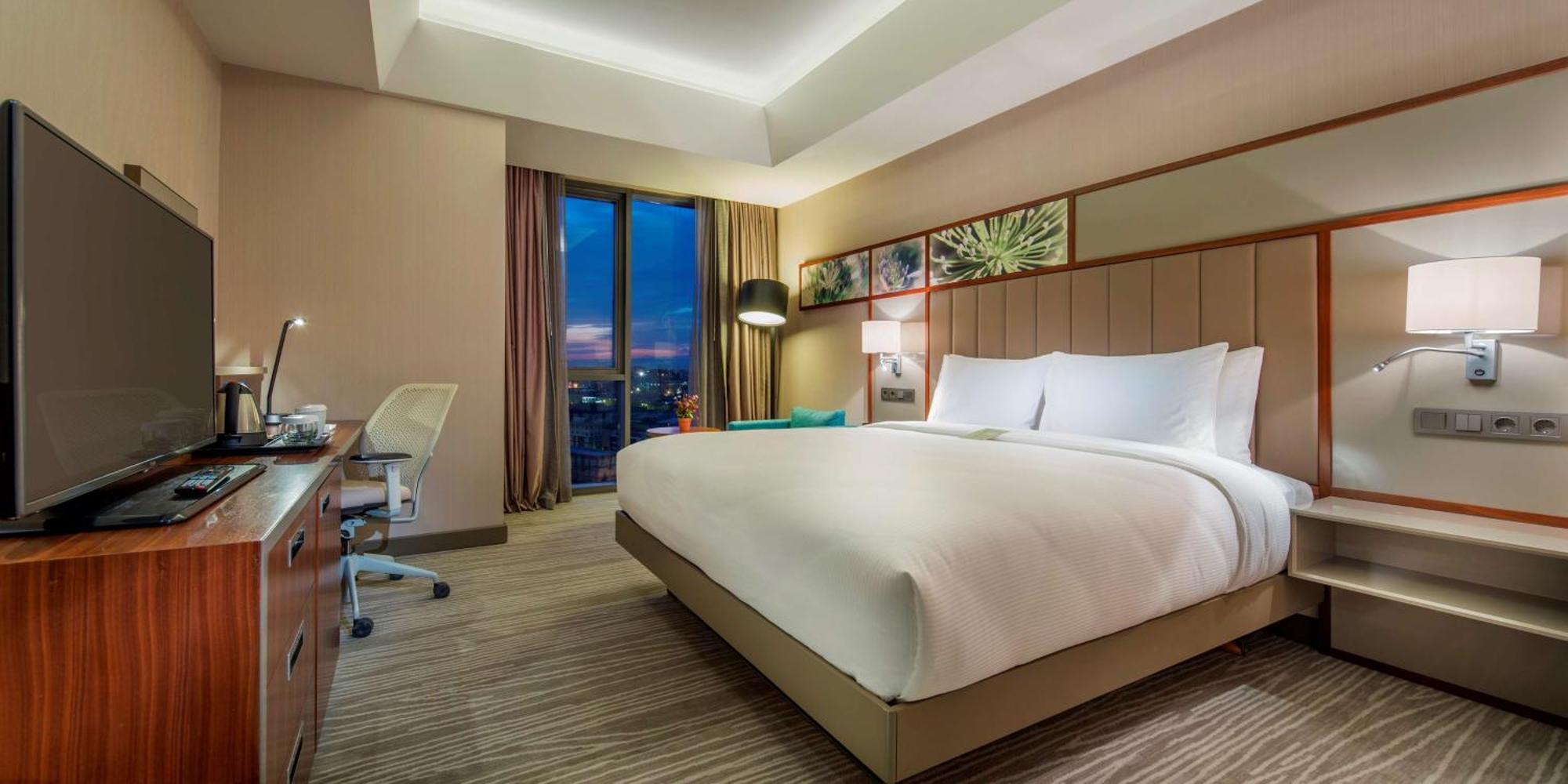 Hilton Garden Atatuerk Airport 4*