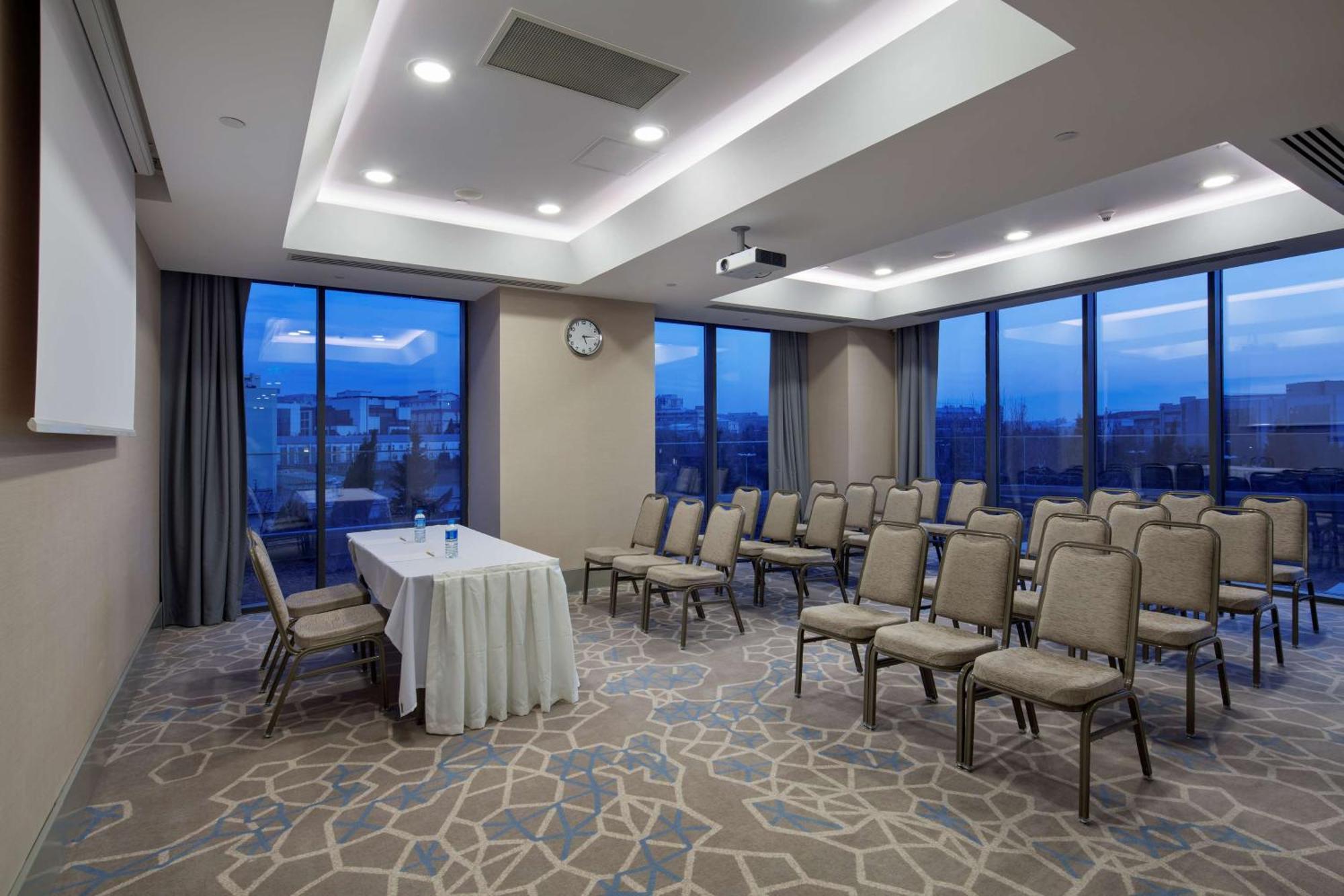 Hotel Hilton Garden Atatuerk Airport