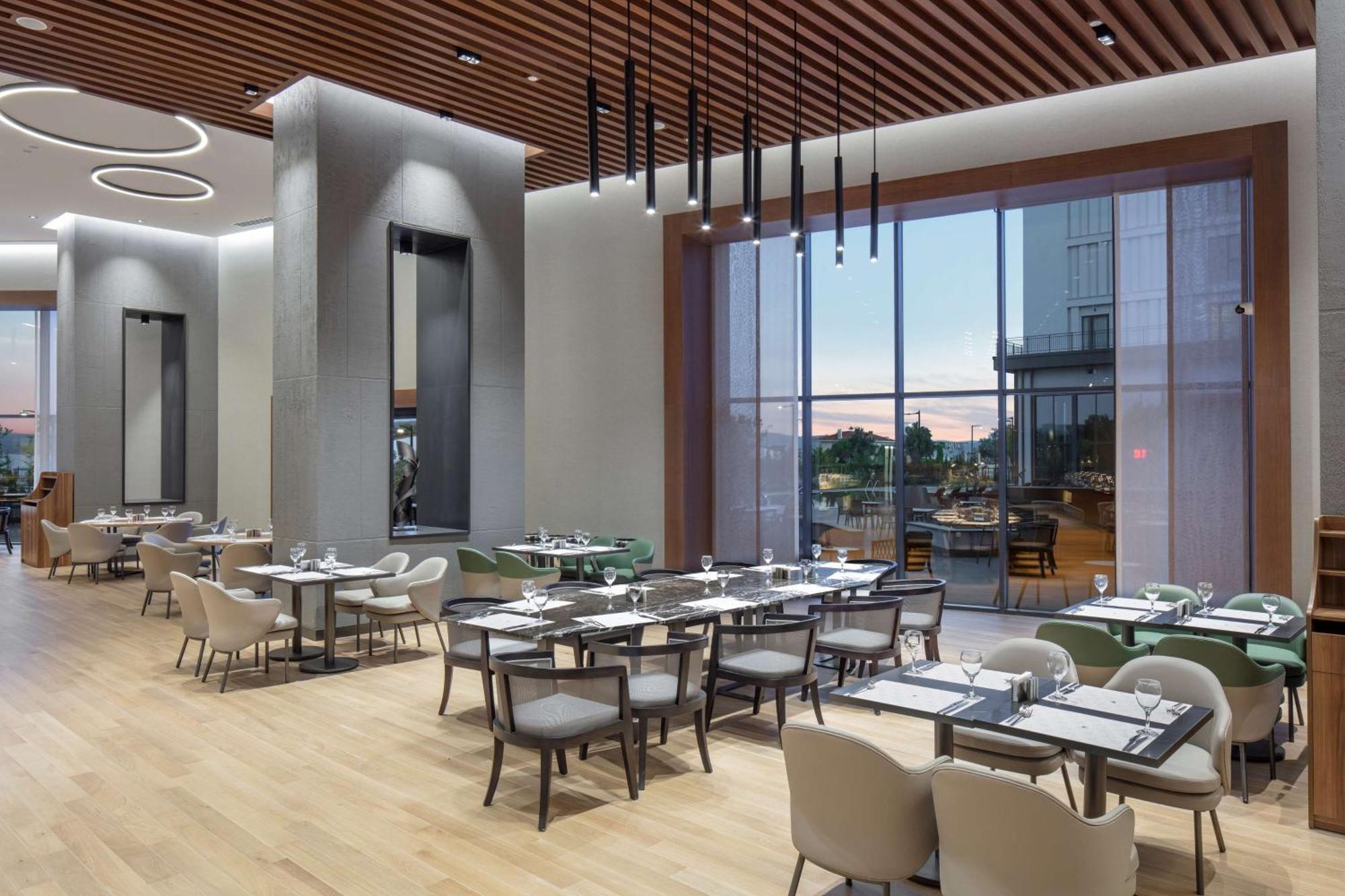 Doubletree By Hilton Hotel