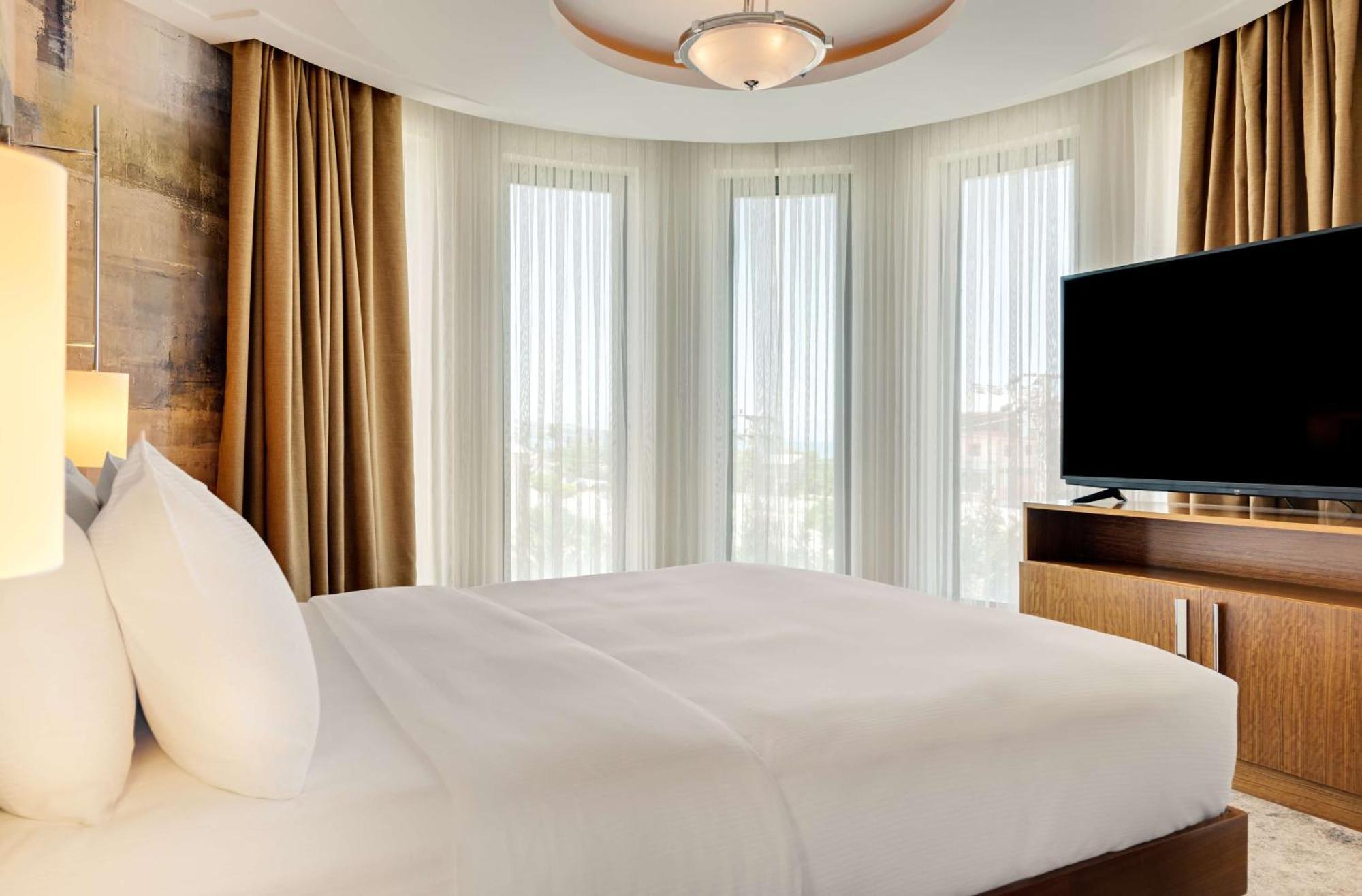 Doubletree By Hilton Hotel Van