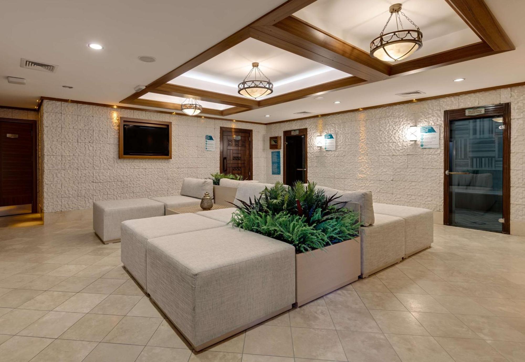 Doubletree By Hilton Hotel